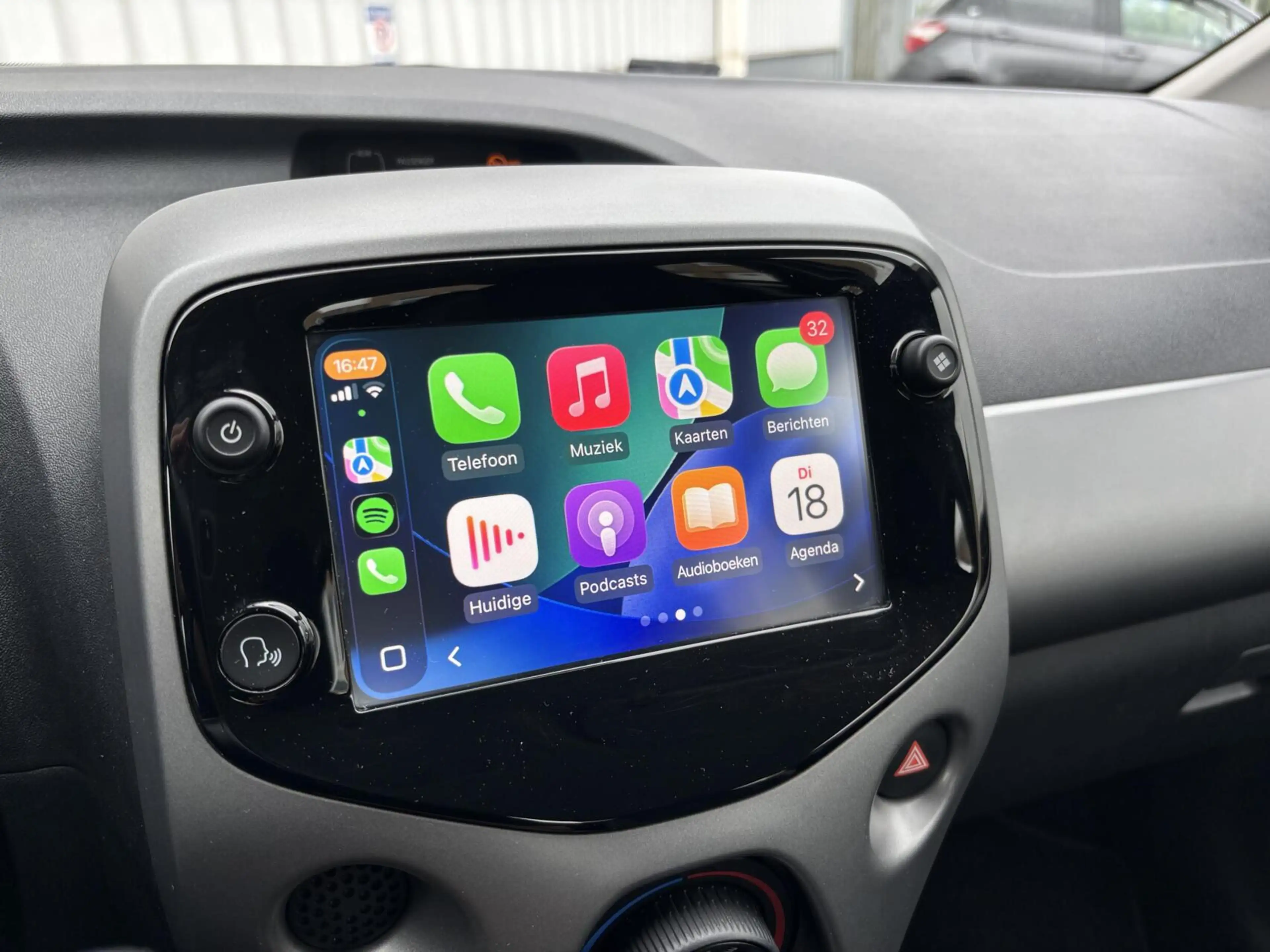 Toyota Aygo 1.0 VVT-i x-play | 15'' velgen | Camera | Carplay — photo 9