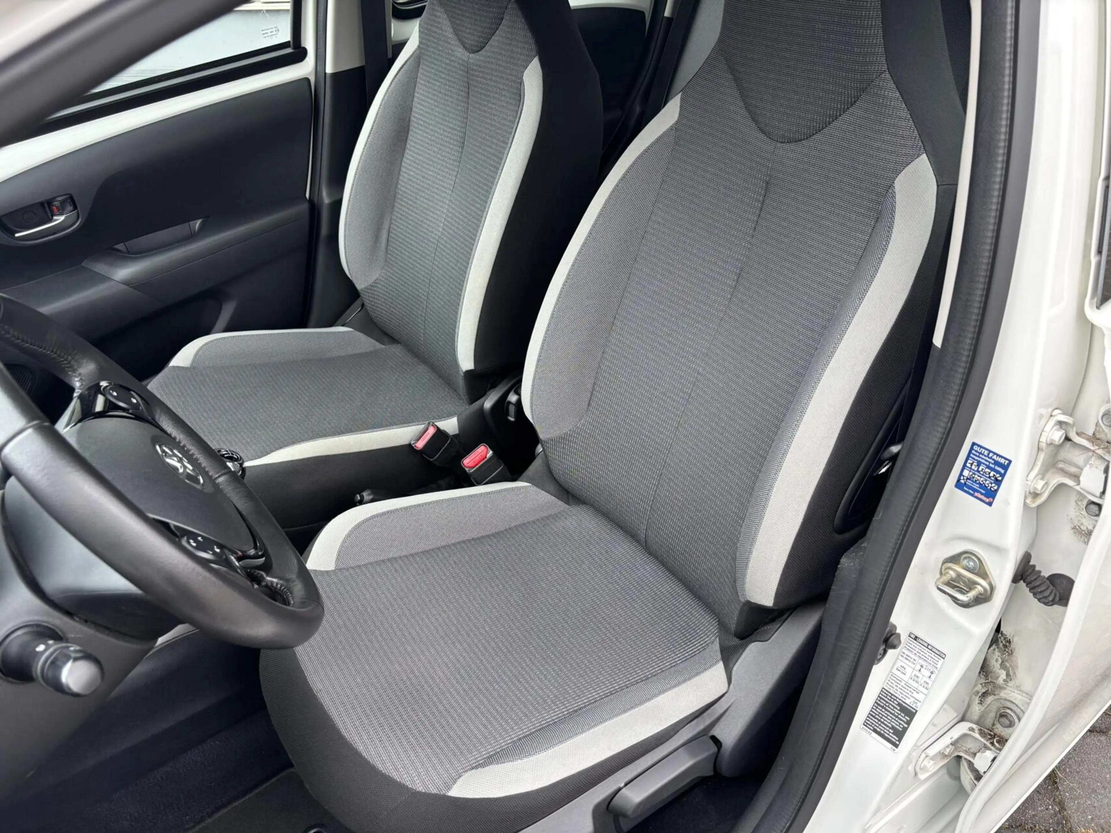 Toyota Aygo 1.0 VVT-i x-play | 15'' velgen | Camera | Carplay — photo 19