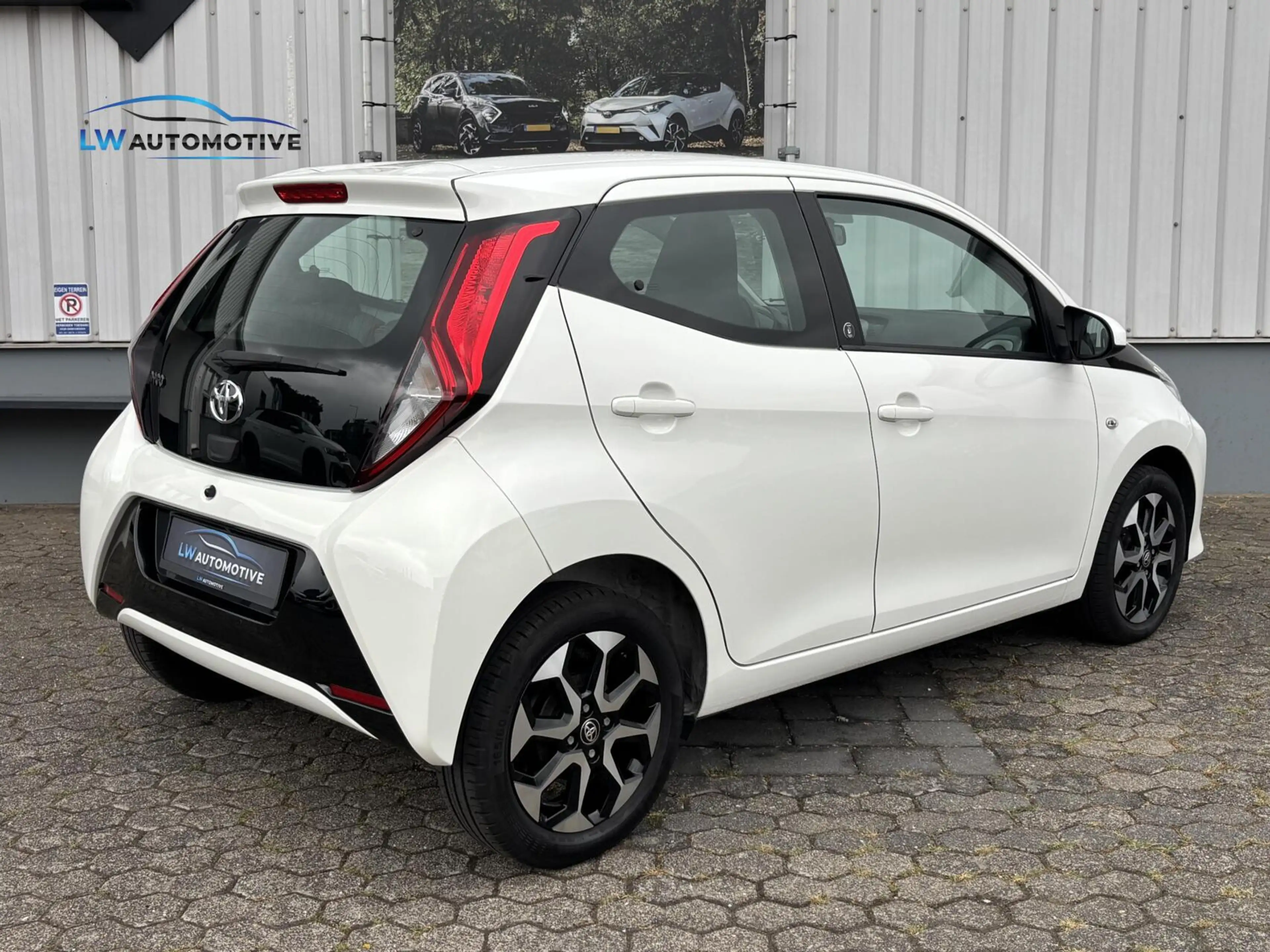 Toyota Aygo 1.0 VVT-i x-play | 15'' velgen | Camera | Carplay — photo 2