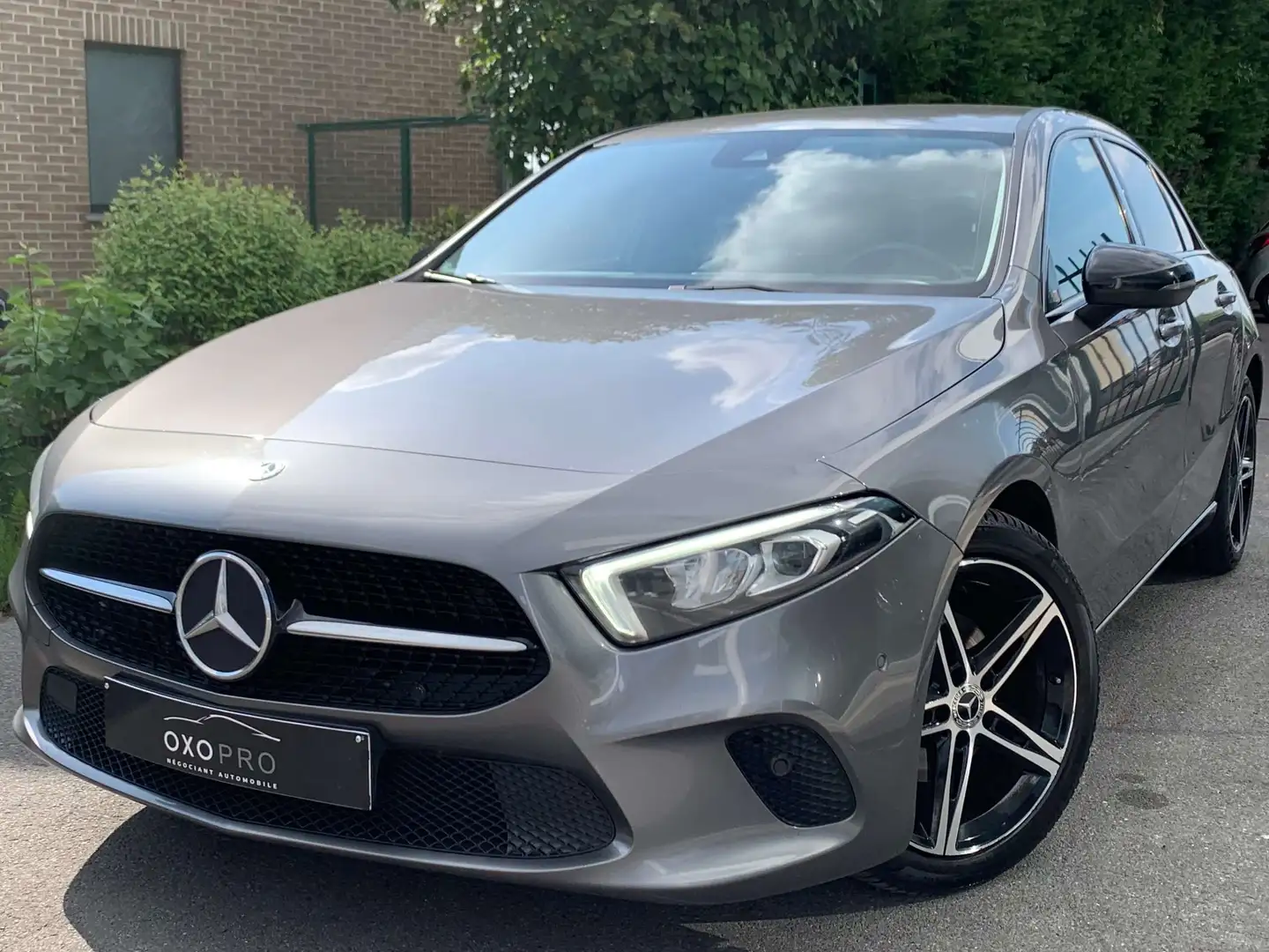 Mercedes-Benz A 180 D / Pack Sport / Boite Auto / Xenon / 12.314 HTVA Gris - 1