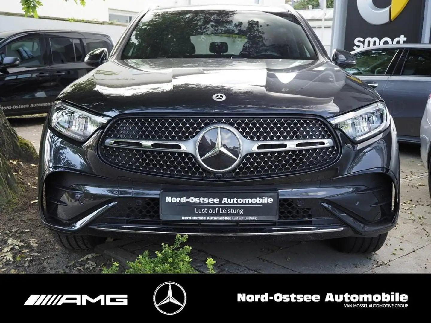 Mercedes-Benz GLC 300 d 4M AMG KAMERA AHK DISTRONIC KEYLESS Grau - 2