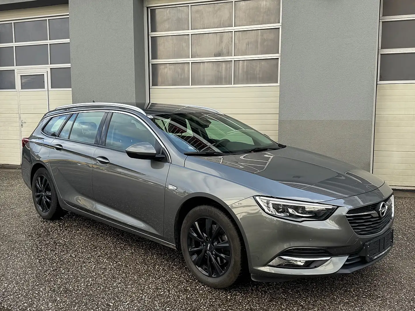 Opel Insignia ST 1,6 CDTI Innovation Aut. Grau - 2