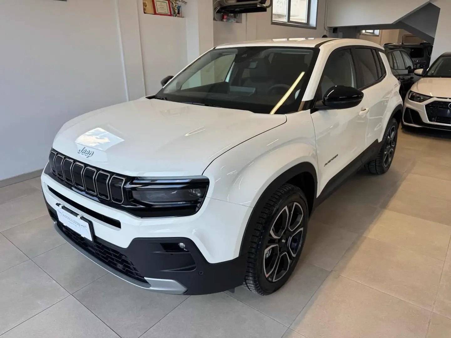 Jeep Avenger 1.2 Turbo 100 CV Summit Bianco - 1
