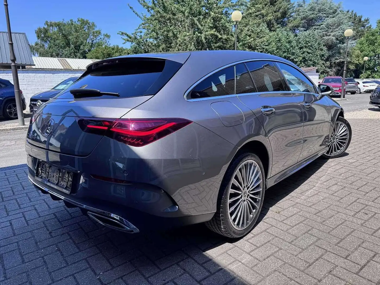 Mercedes-Benz CLA 250 e SB AMG Line - Pack Premium Plus Gris - 2