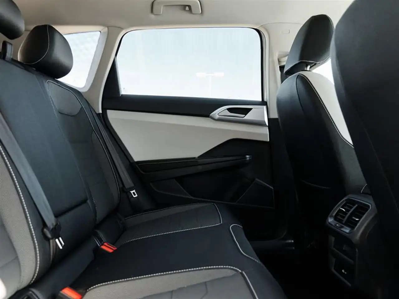 Volkswagen Taos снимка Volkswagen Taos