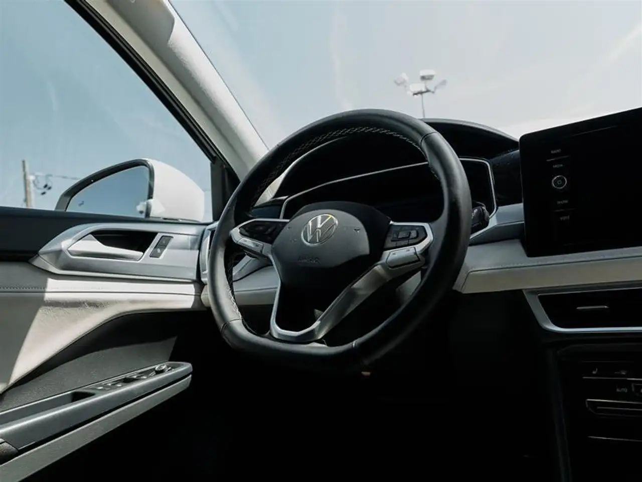 Volkswagen Taos снимка Volkswagen Taos