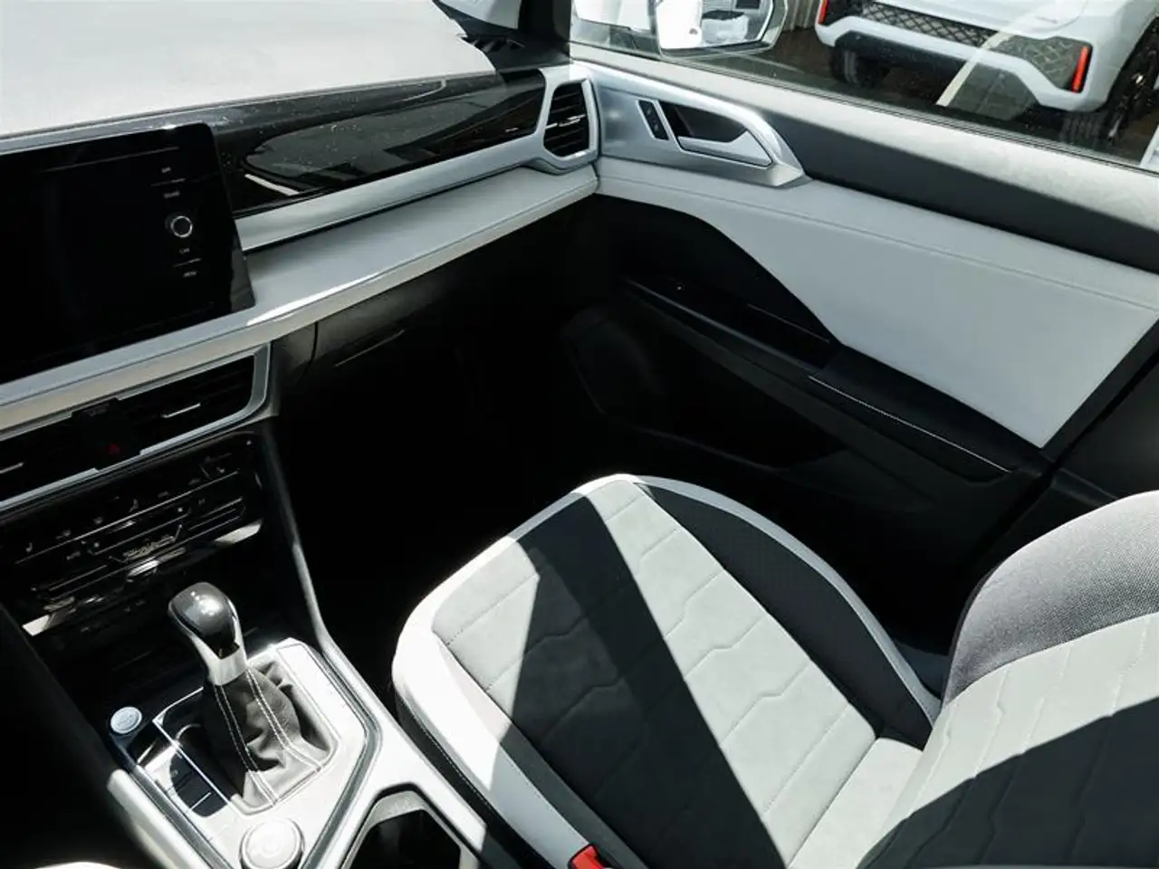 Volkswagen Taos снимка Volkswagen Taos