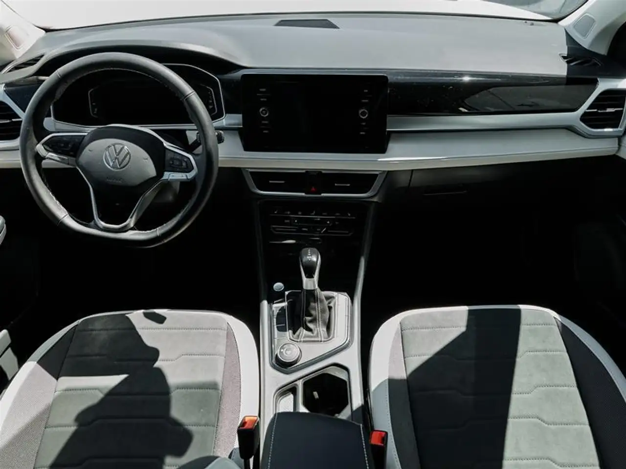 Volkswagen Taos снимка Volkswagen Taos