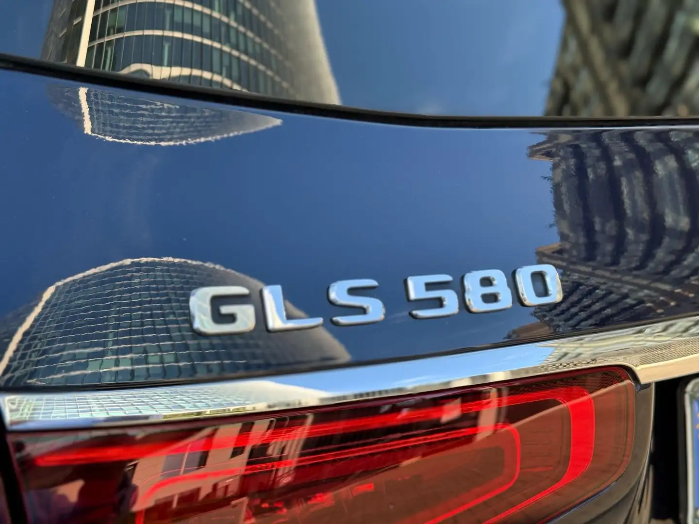 Mercedes-Benz GLS 580 EQ essence et Électrique 7 Places Modrá - 2