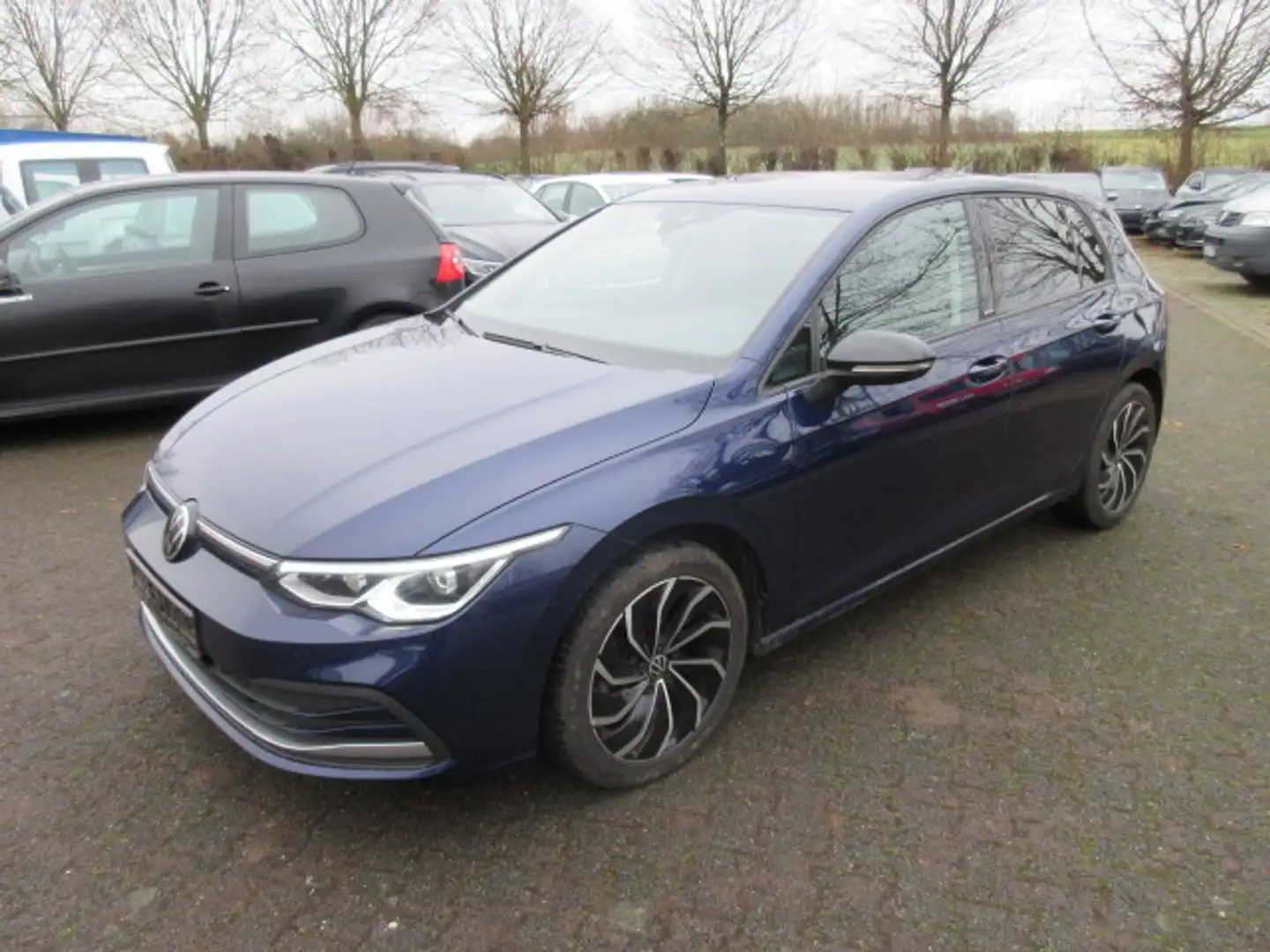 Volkswagen Golf Active 1.0 eTSI DSG NAVI LED ALU APS ACC SITZHEIZUNG Blau - 1