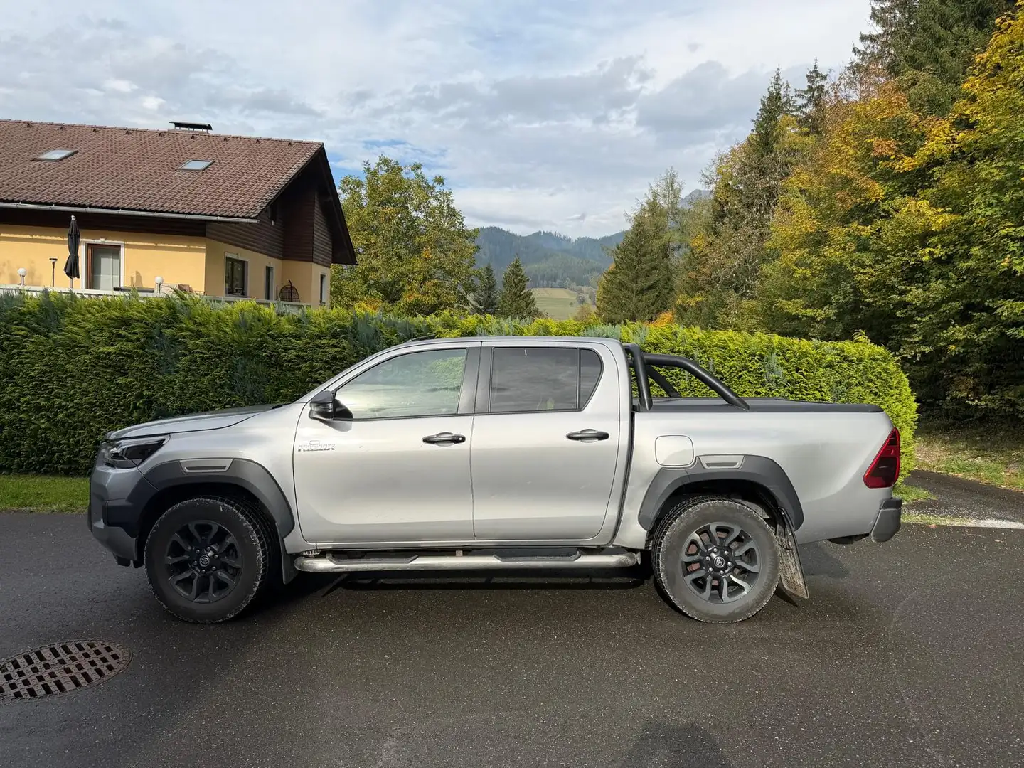 Toyota Hilux Hilux DK Invincible 4WD 2,8 D-4D Aut. Invincible Silber - 2