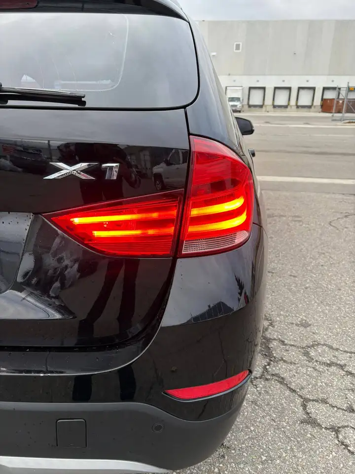 BMW X1 снимка BMW X1