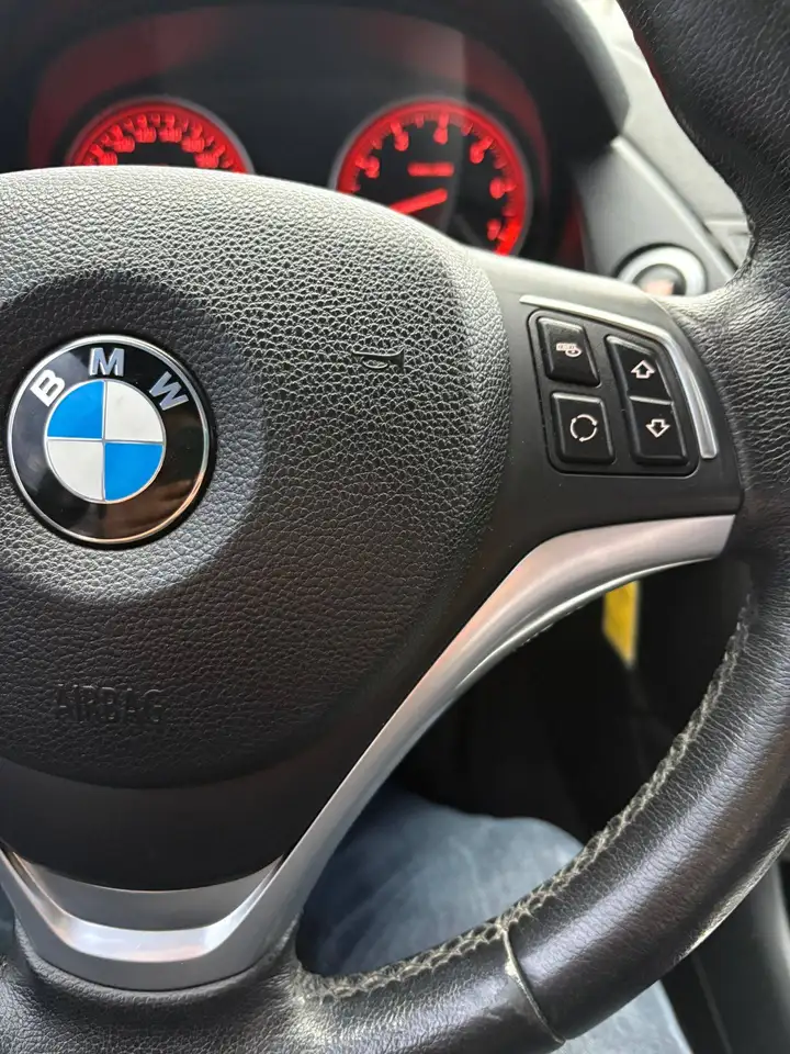 BMW X1 снимка BMW X1
