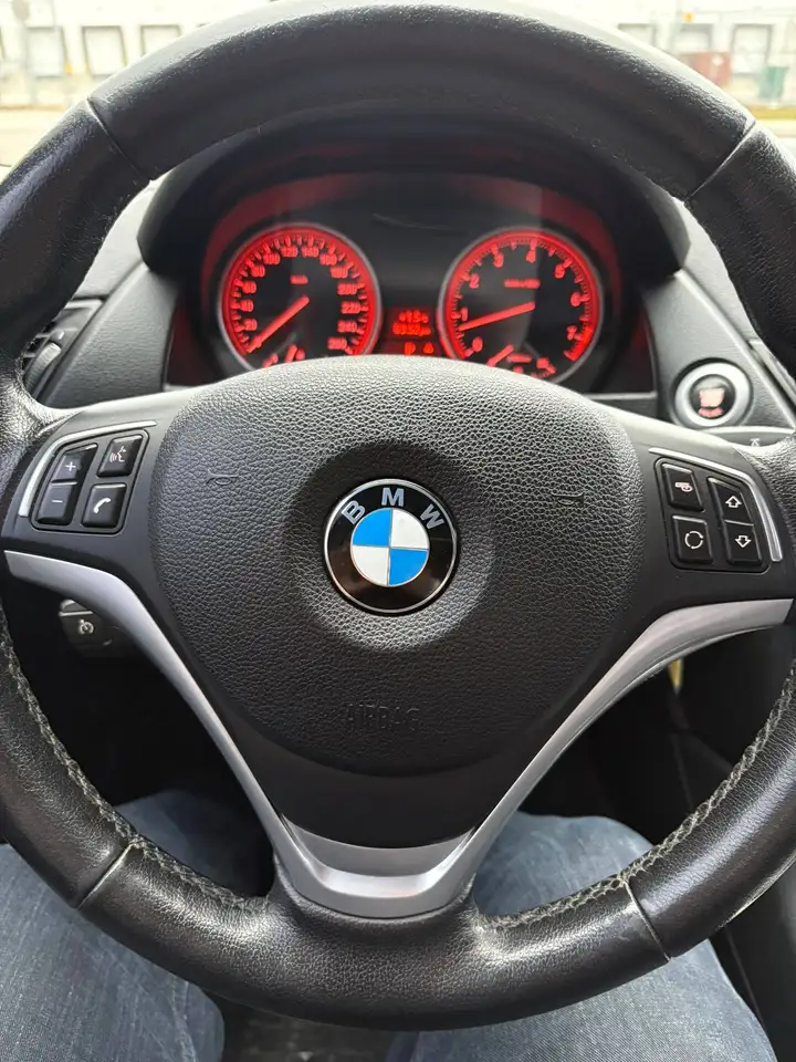 BMW X1 снимка BMW X1