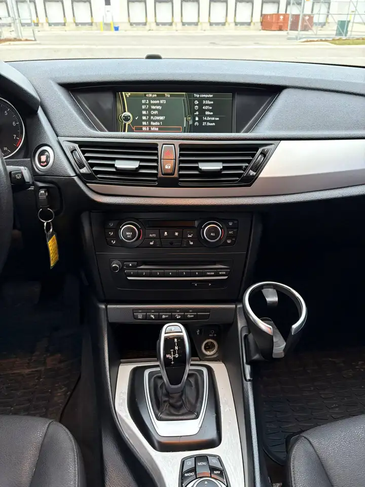 BMW X1 снимка BMW X1