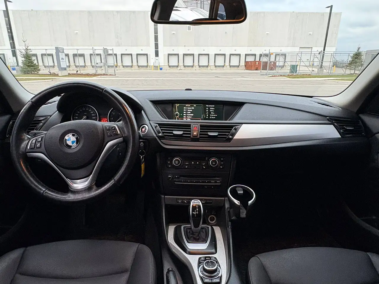 BMW X1 снимка BMW X1