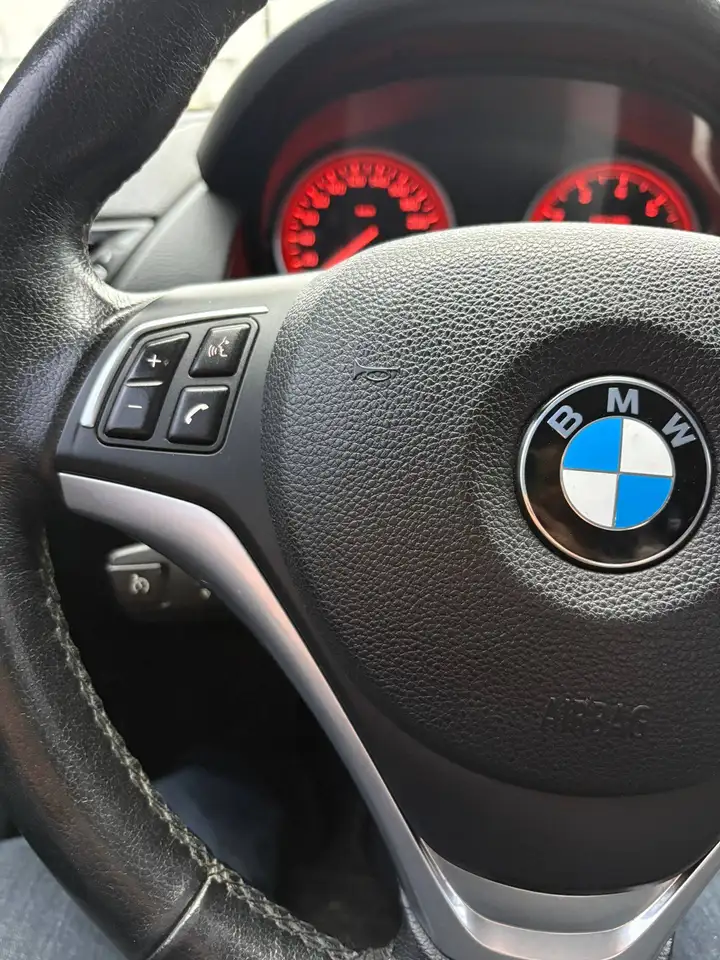 BMW X1 снимка BMW X1