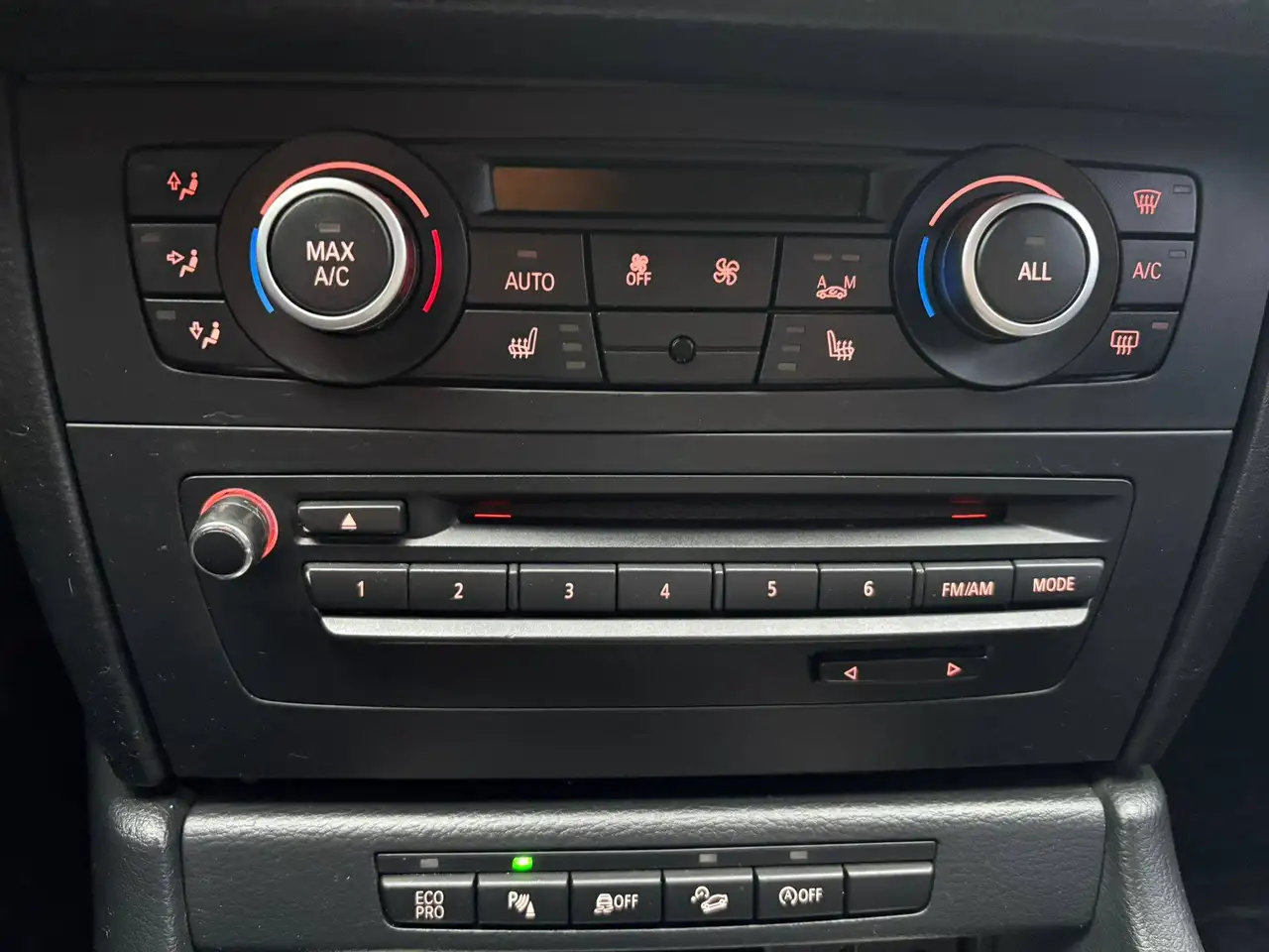 BMW X1 снимка BMW X1