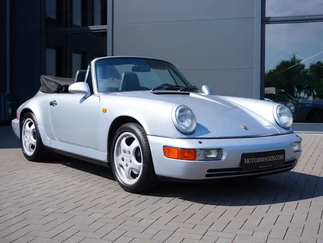 Porsche 964 Carrera 4 Cabriolet