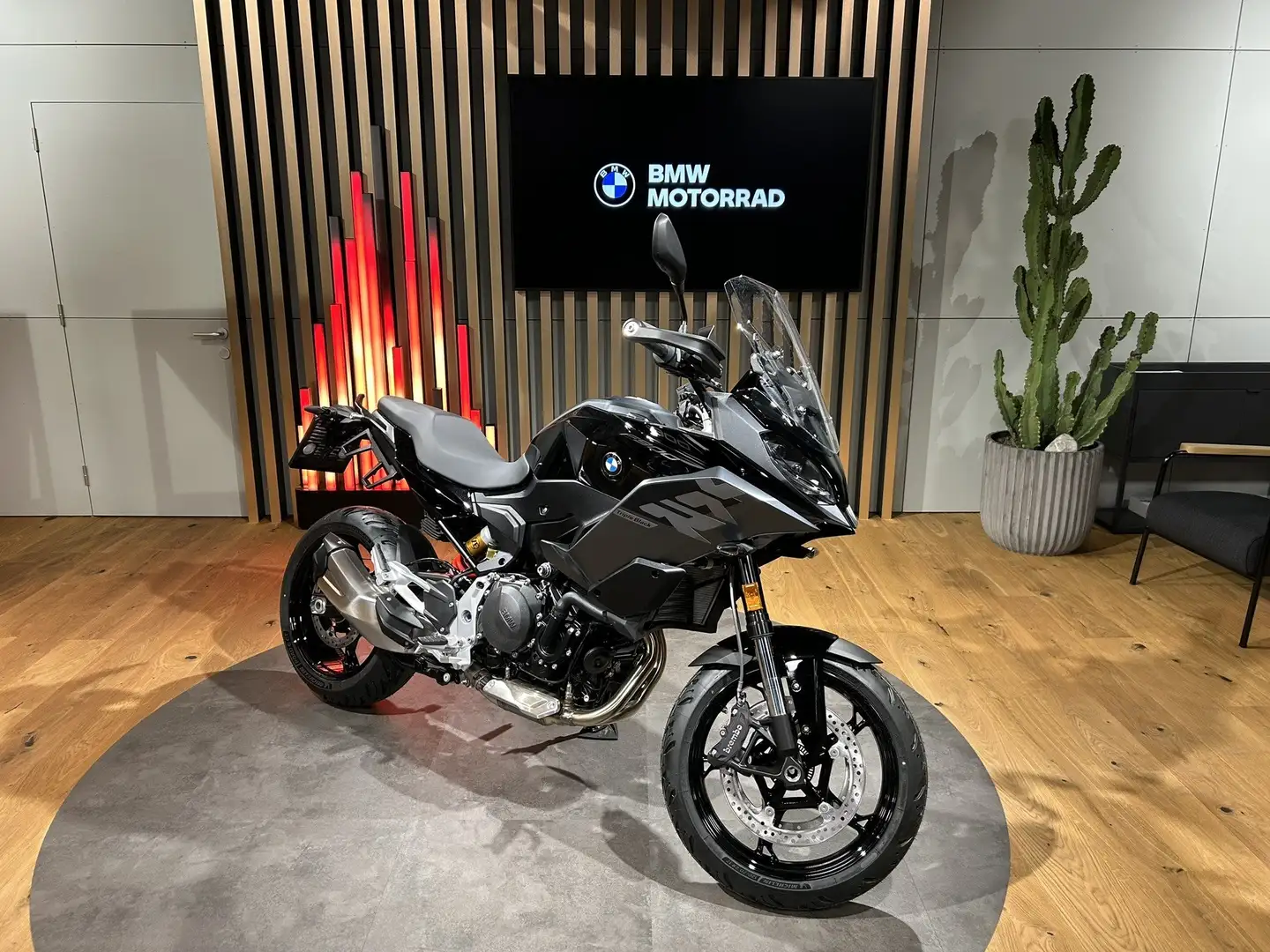 BMW F 900 XR Schwarz - 1