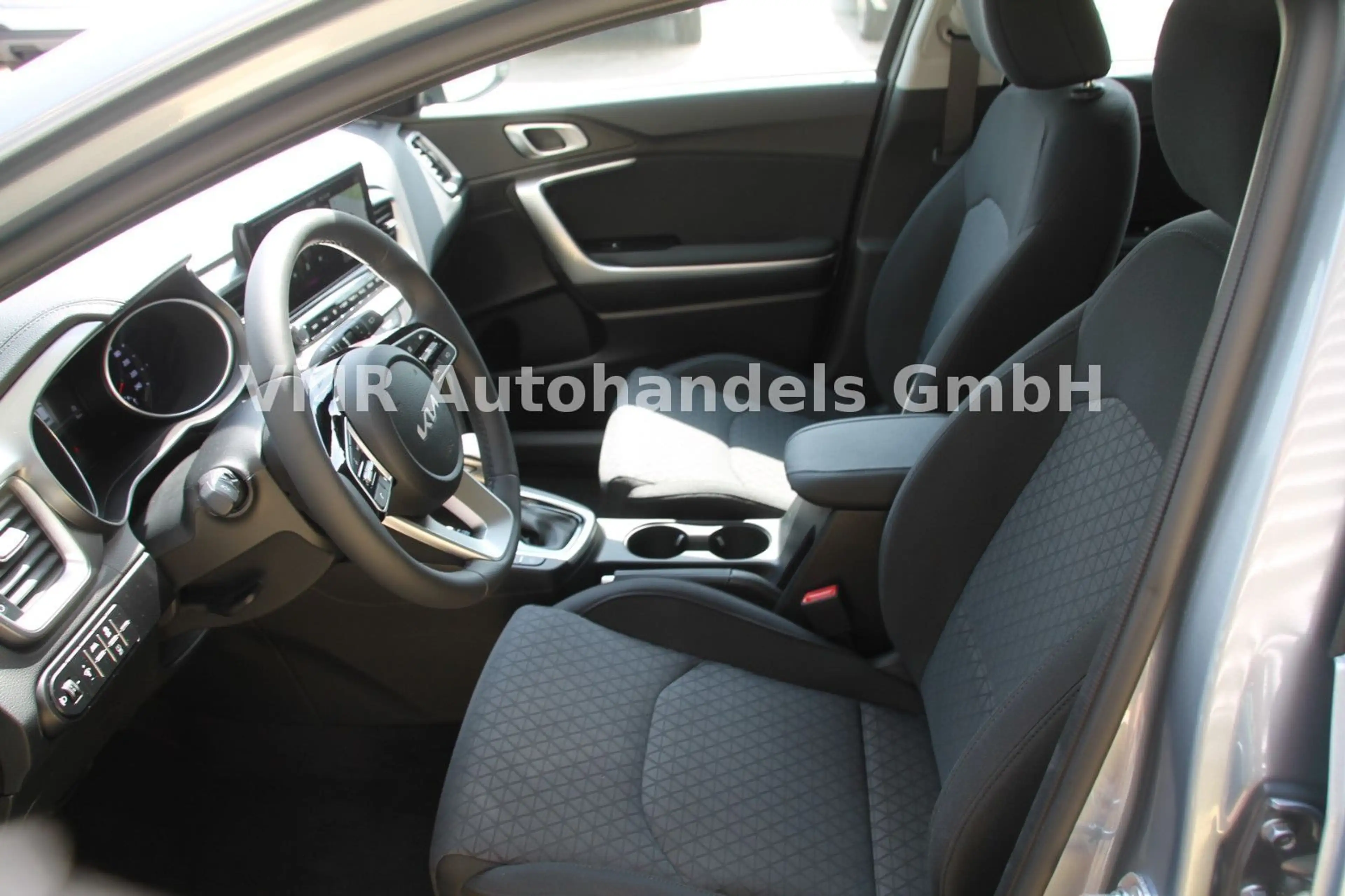 Kia Ceed SW / cee'd SW 1.5 T-GDi Automatik *Navi* — photo 10