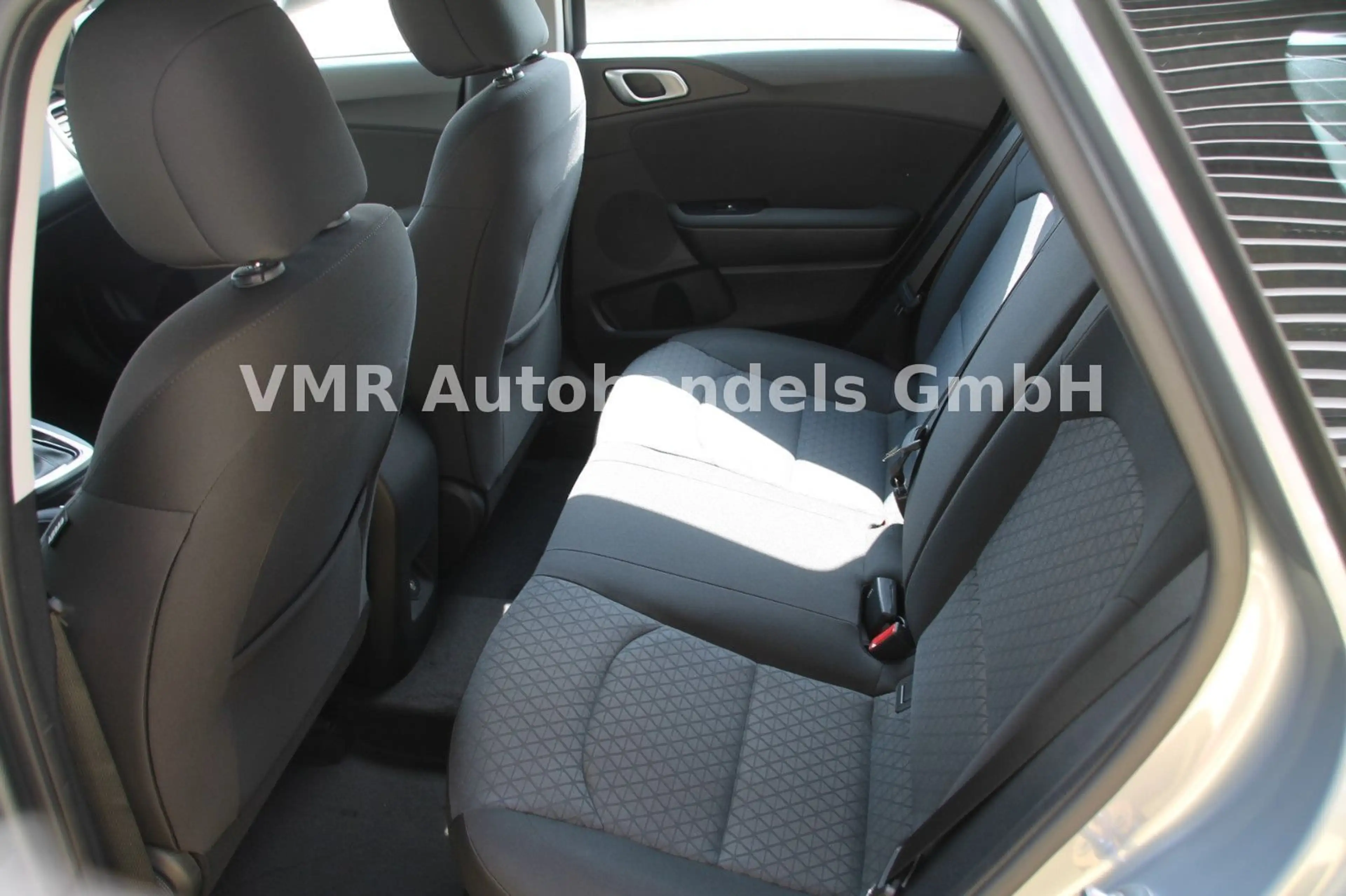 Kia Ceed SW / cee'd SW 1.5 T-GDi Automatik *Navi* — photo 11
