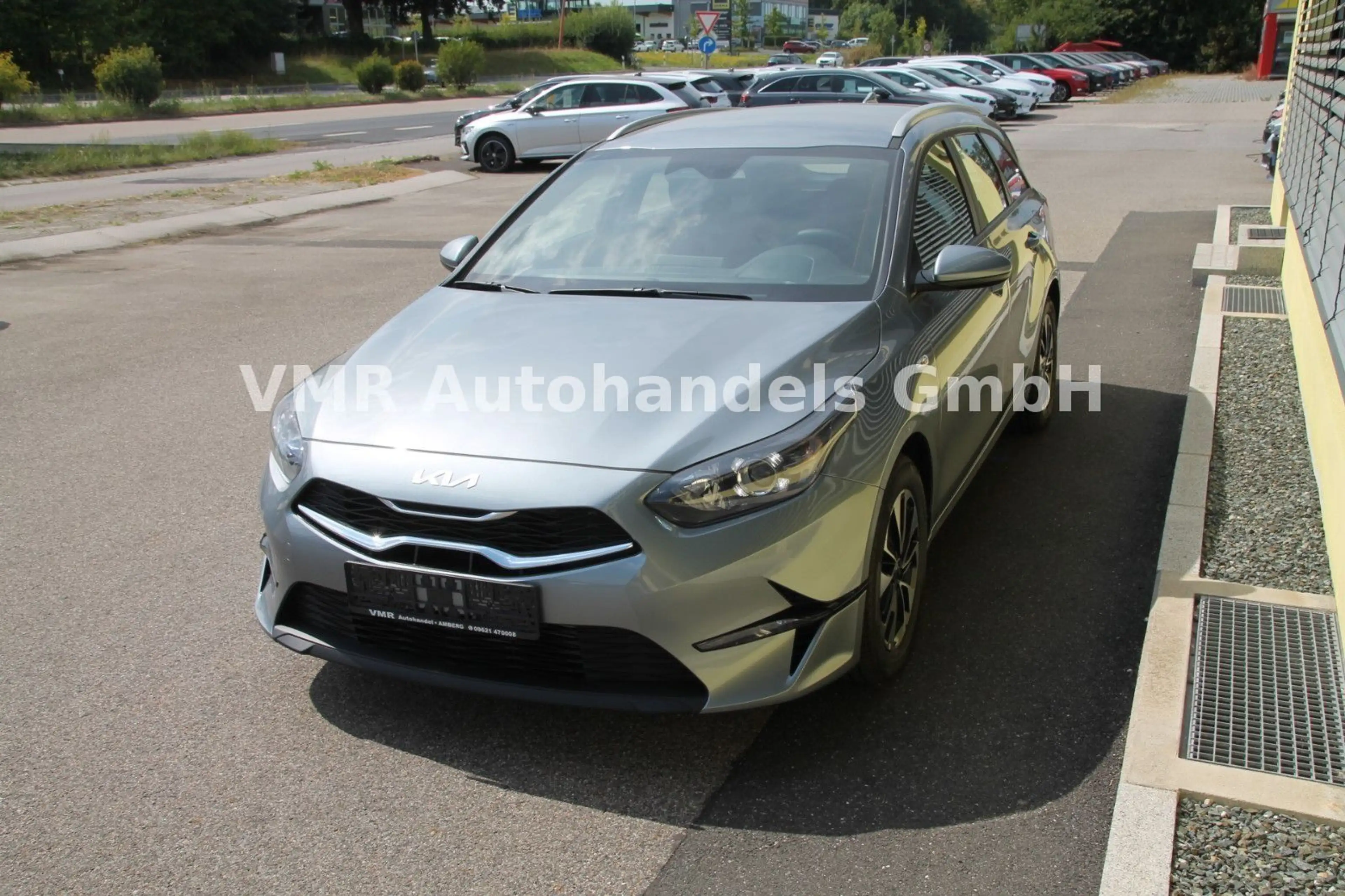 Kia Ceed SW / cee'd SW 1.5 T-GDi Automatik *Navi* — photo 4