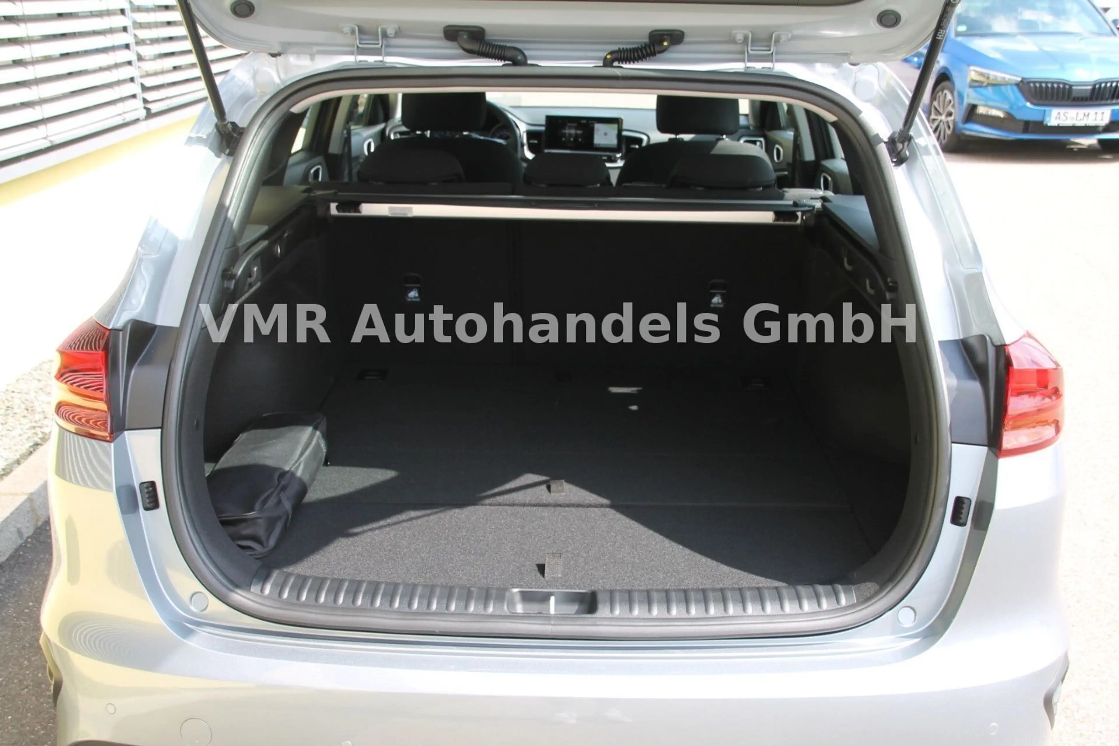 Kia Ceed SW / cee'd SW 1.5 T-GDi Automatik *Navi* — photo 9