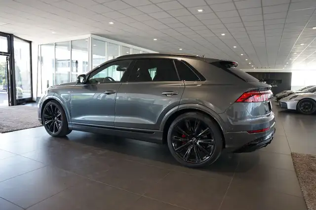Audi Q8 view 2