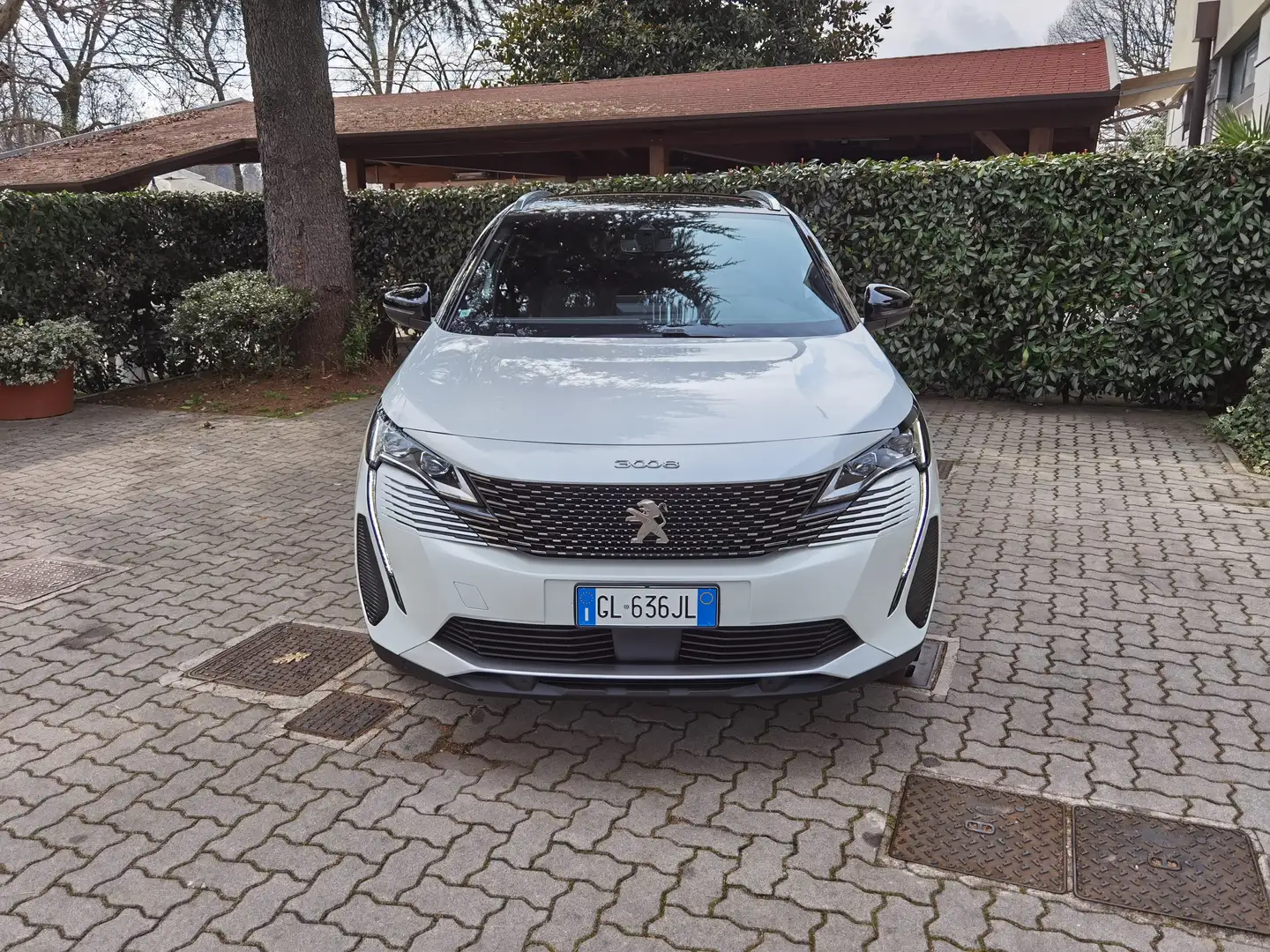 Peugeot 3008 1.6 hybrid GT Pack 225cv e-eat8 Bianco - 2