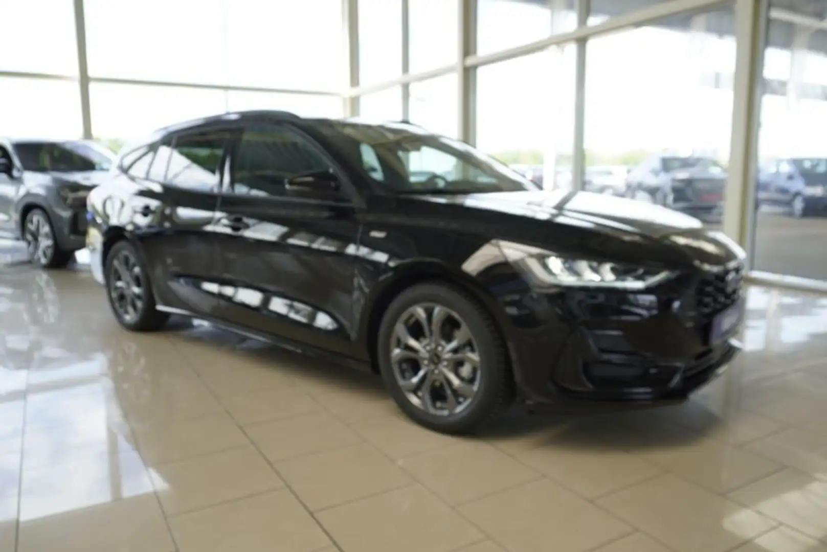 Ford Focus ST-Line X 1,5 115PS aAHK/Navi/Kamera/Winterp. Schwarz - 1