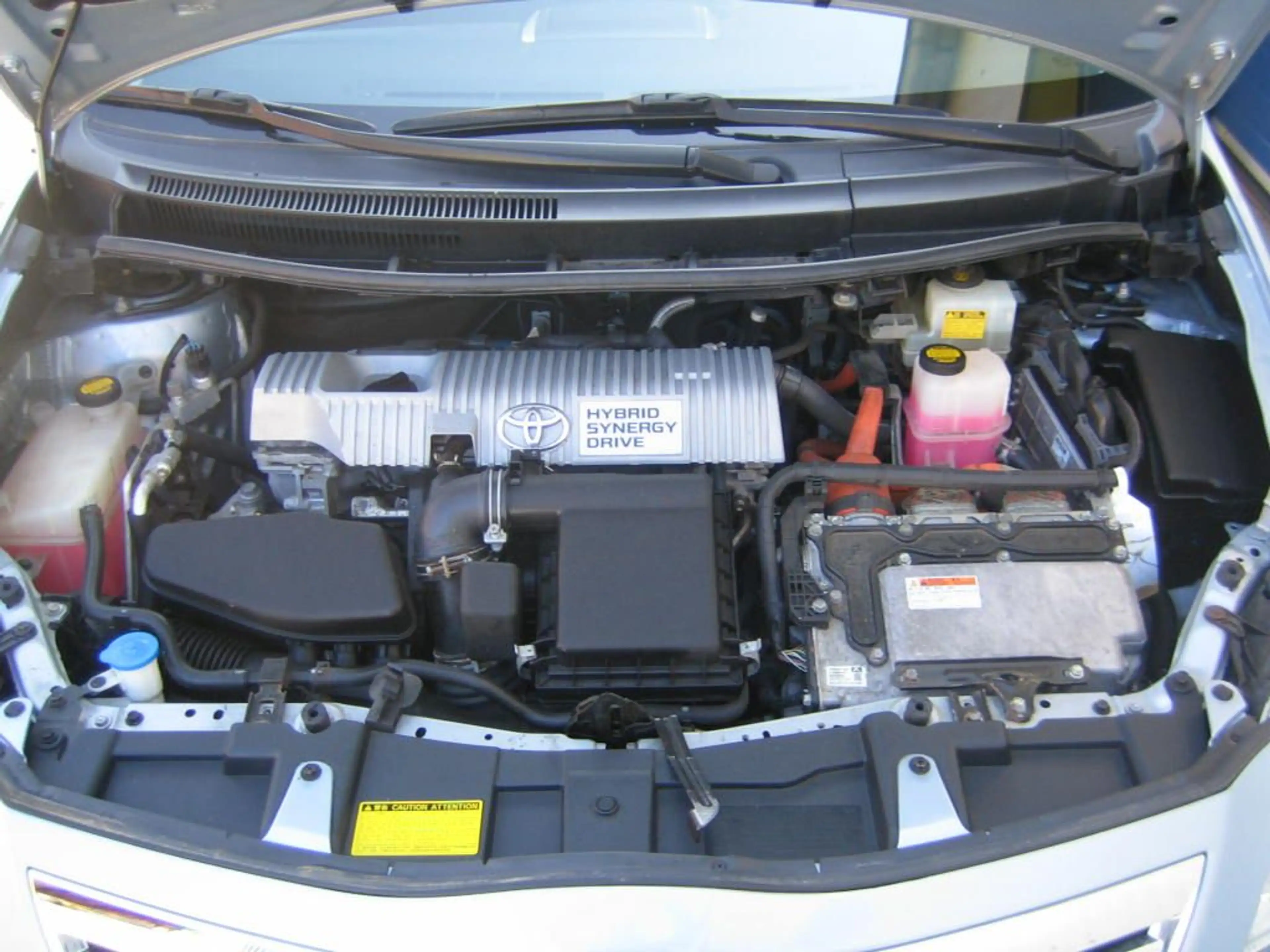 Toyota Auris Hybrid Life — photo 8