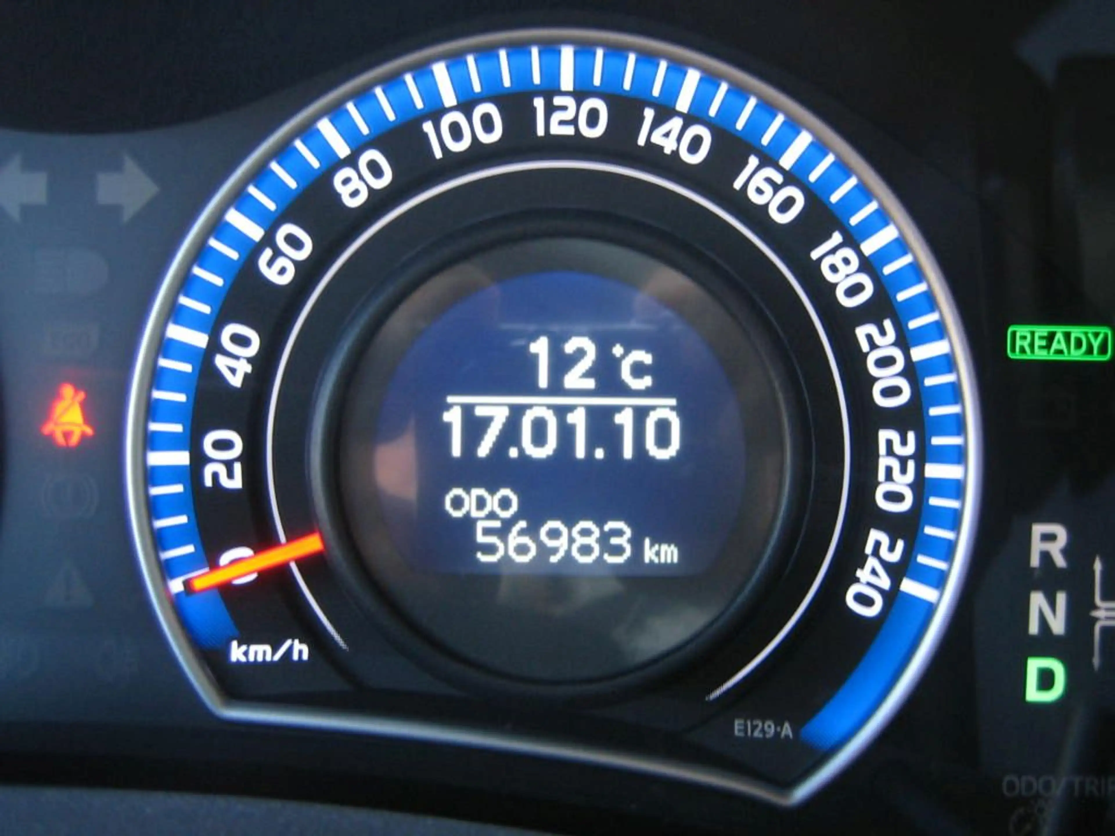Toyota Auris Hybrid Life — photo 14