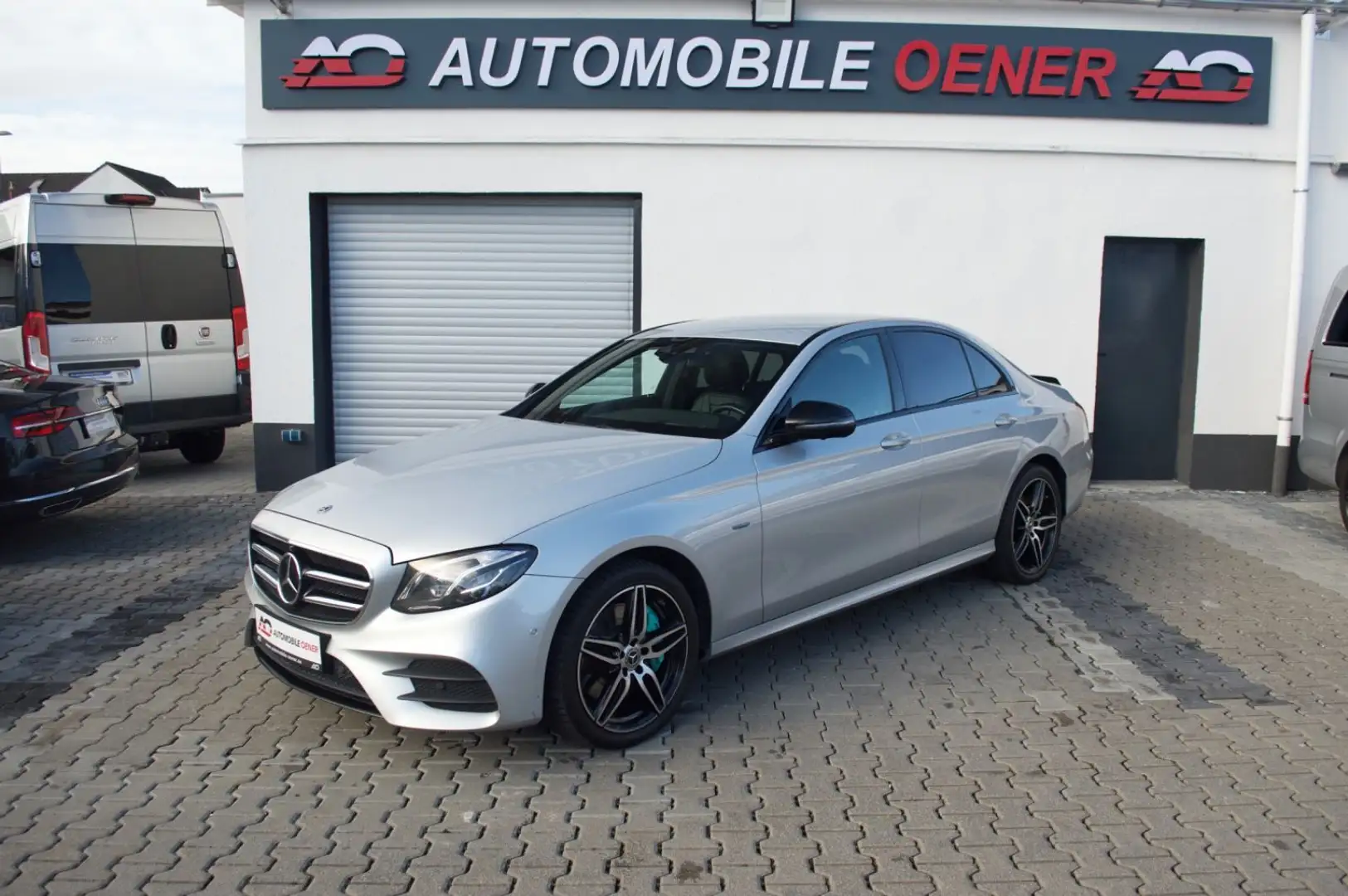 Mercedes-Benz E 350 e AMG-LINE*NIGHT*HEAD-UP*WIDESCREEN*360° Silber - 1