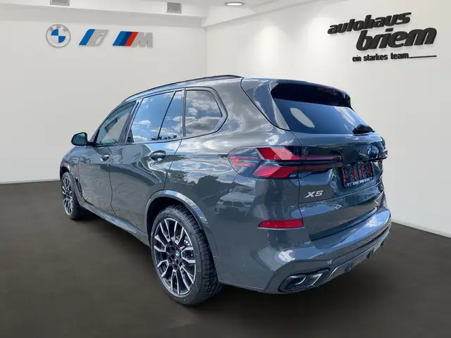 BMW X5 view 4