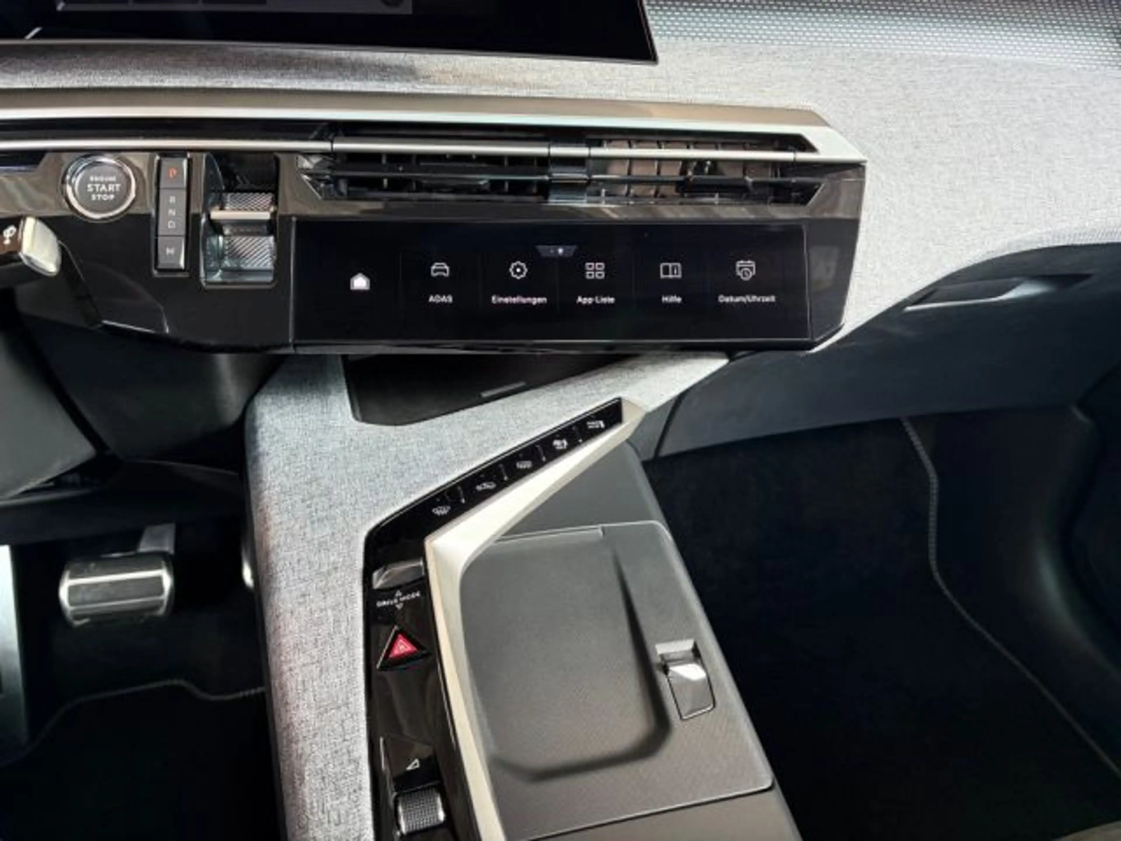 Peugeot 5008 Hybrid 145 e-DSC6 GT — photo 11