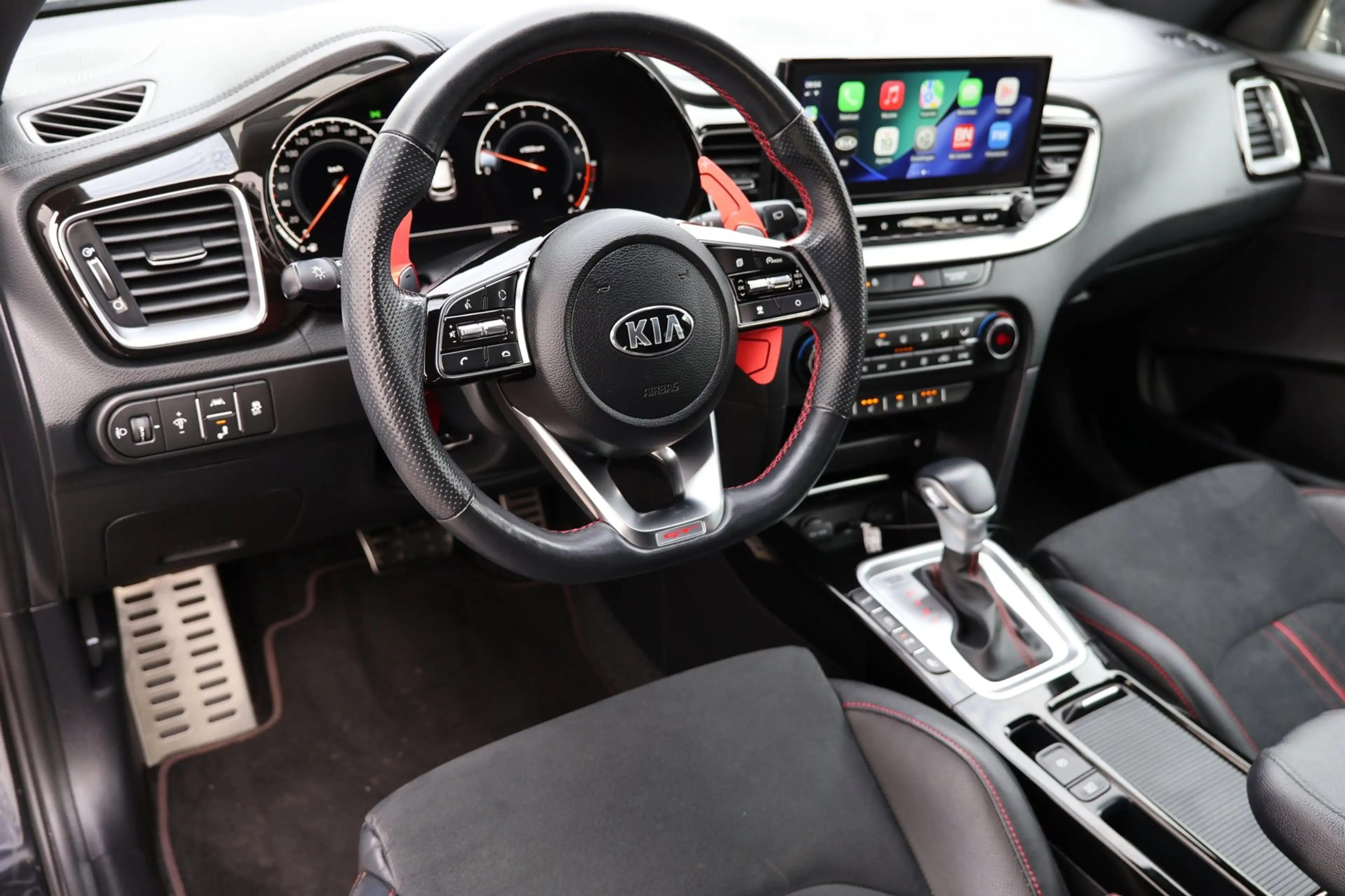 Kia Ceed / cee'd 1.6 T-GDi GT 204PK Pano Carplay JBL Keyless !! — photo 20