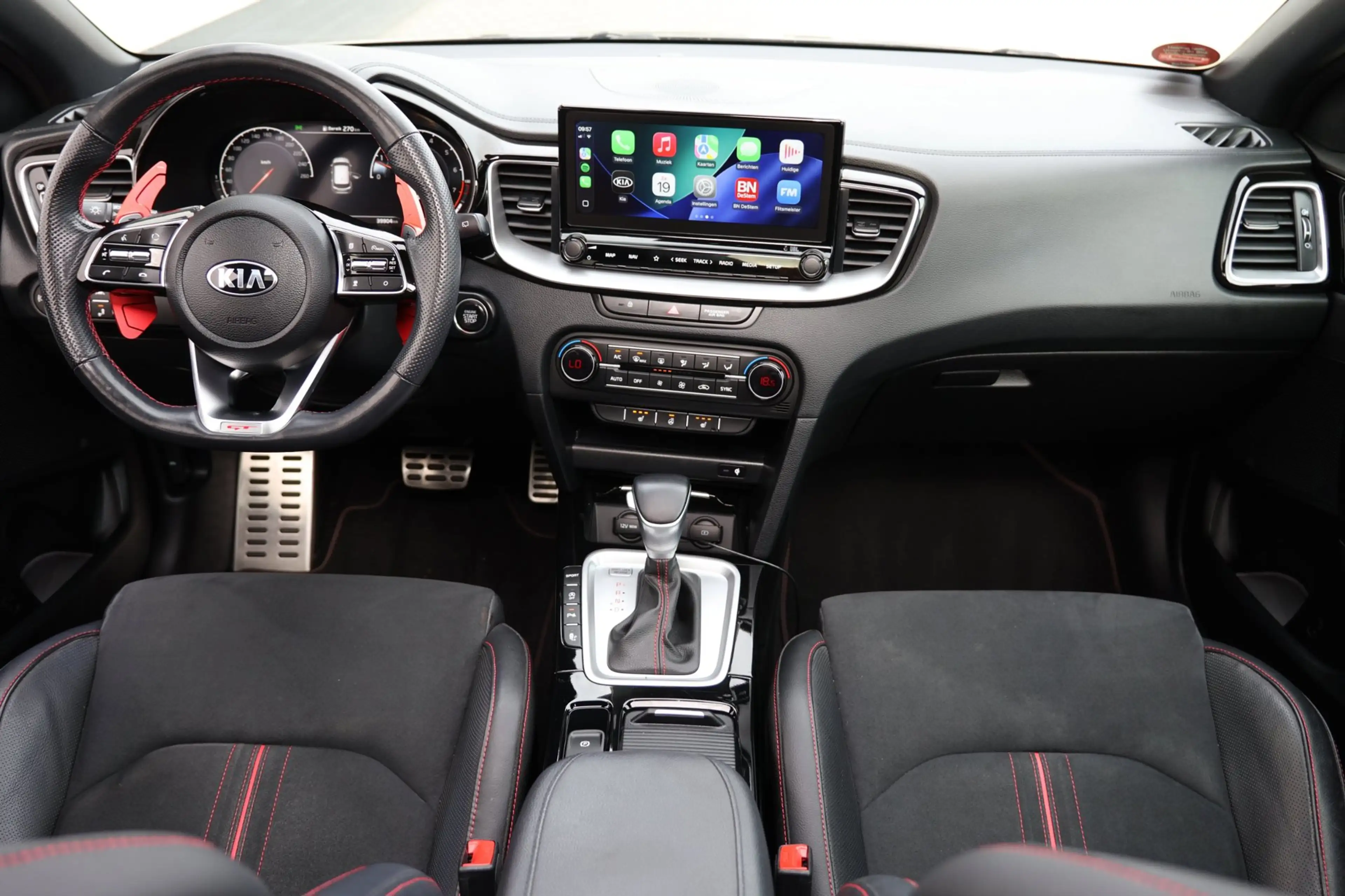 Kia Ceed / cee'd 1.6 T-GDi GT 204PK Pano Carplay JBL Keyless !! — photo 19