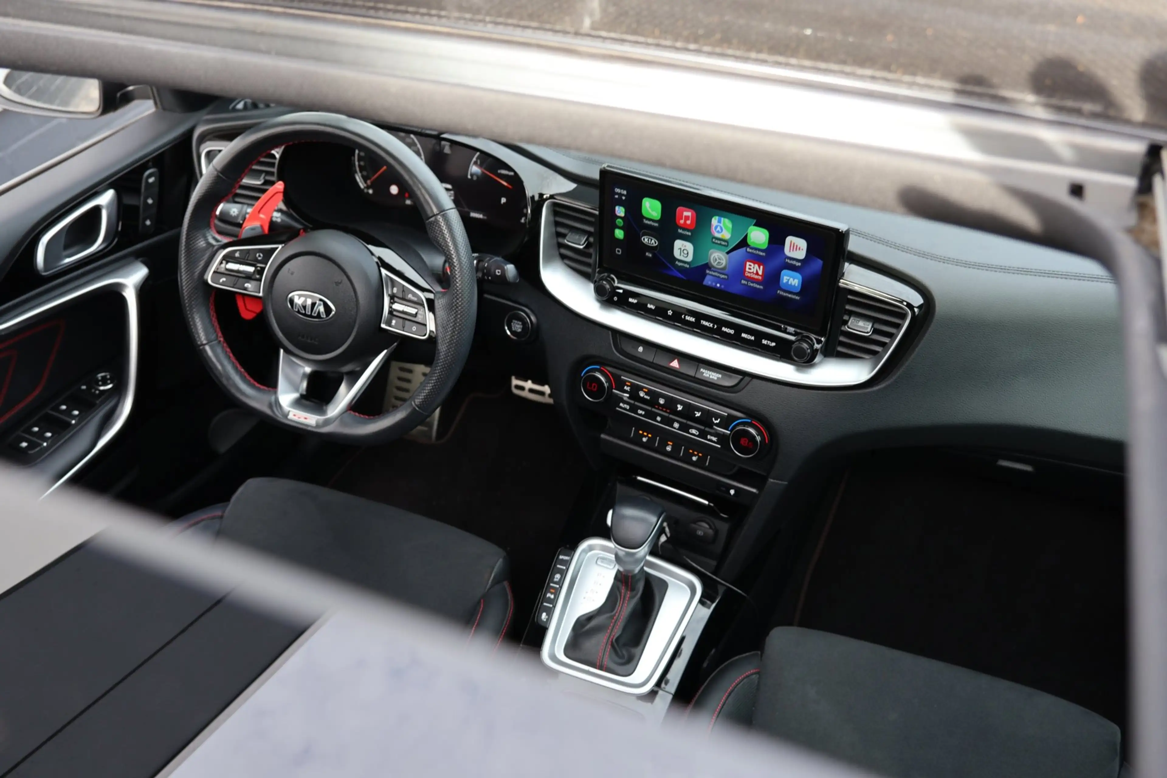 Kia Ceed / cee'd 1.6 T-GDi GT 204PK Pano Carplay JBL Keyless !! — photo 22