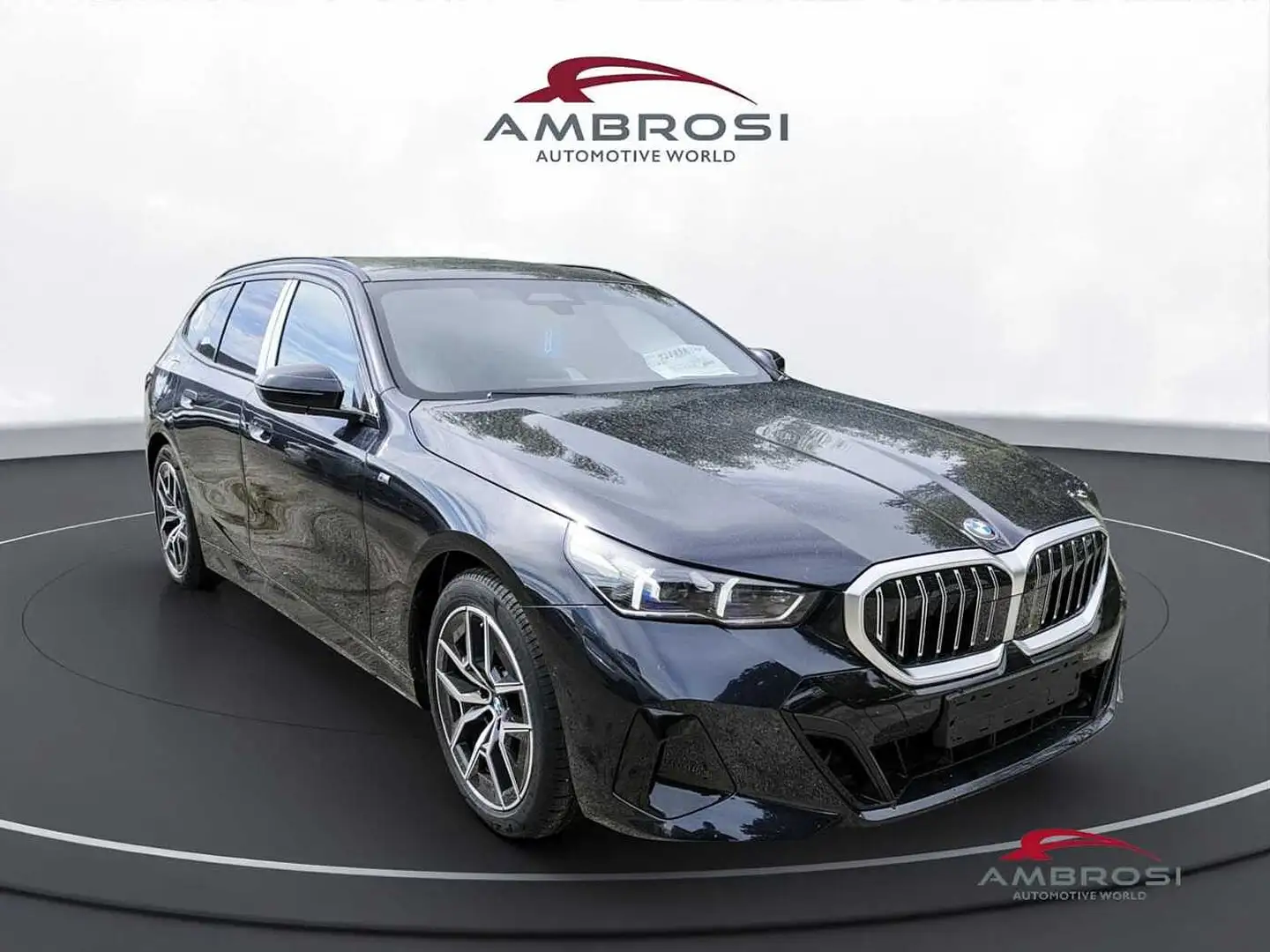BMW 520 Touring 520d Touring Msport Innovation Travel Pack Black - 2