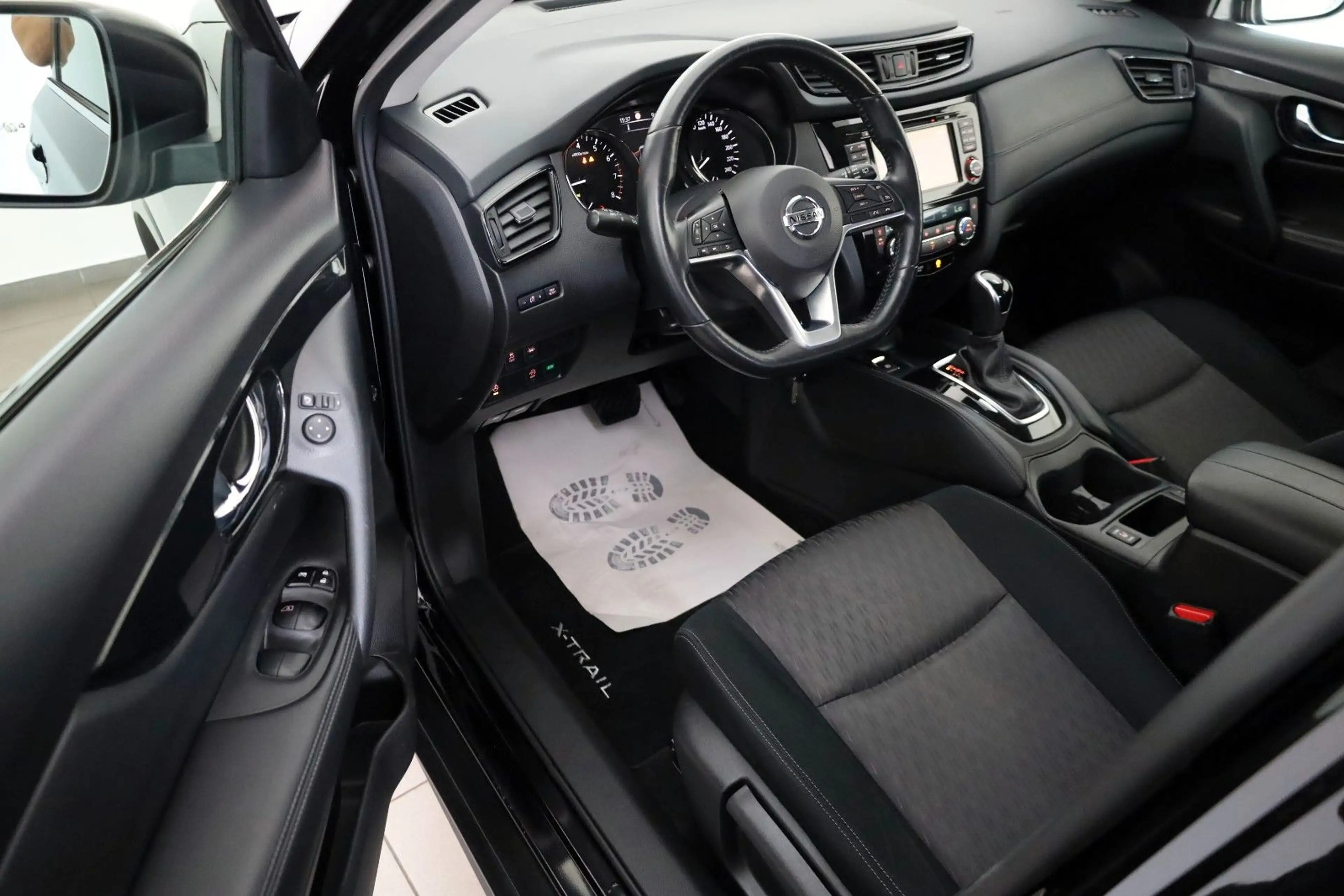 Nissan X-Trail Acenta Navi,Panorama,360°Kamera,SH,SR+WR — photo 9