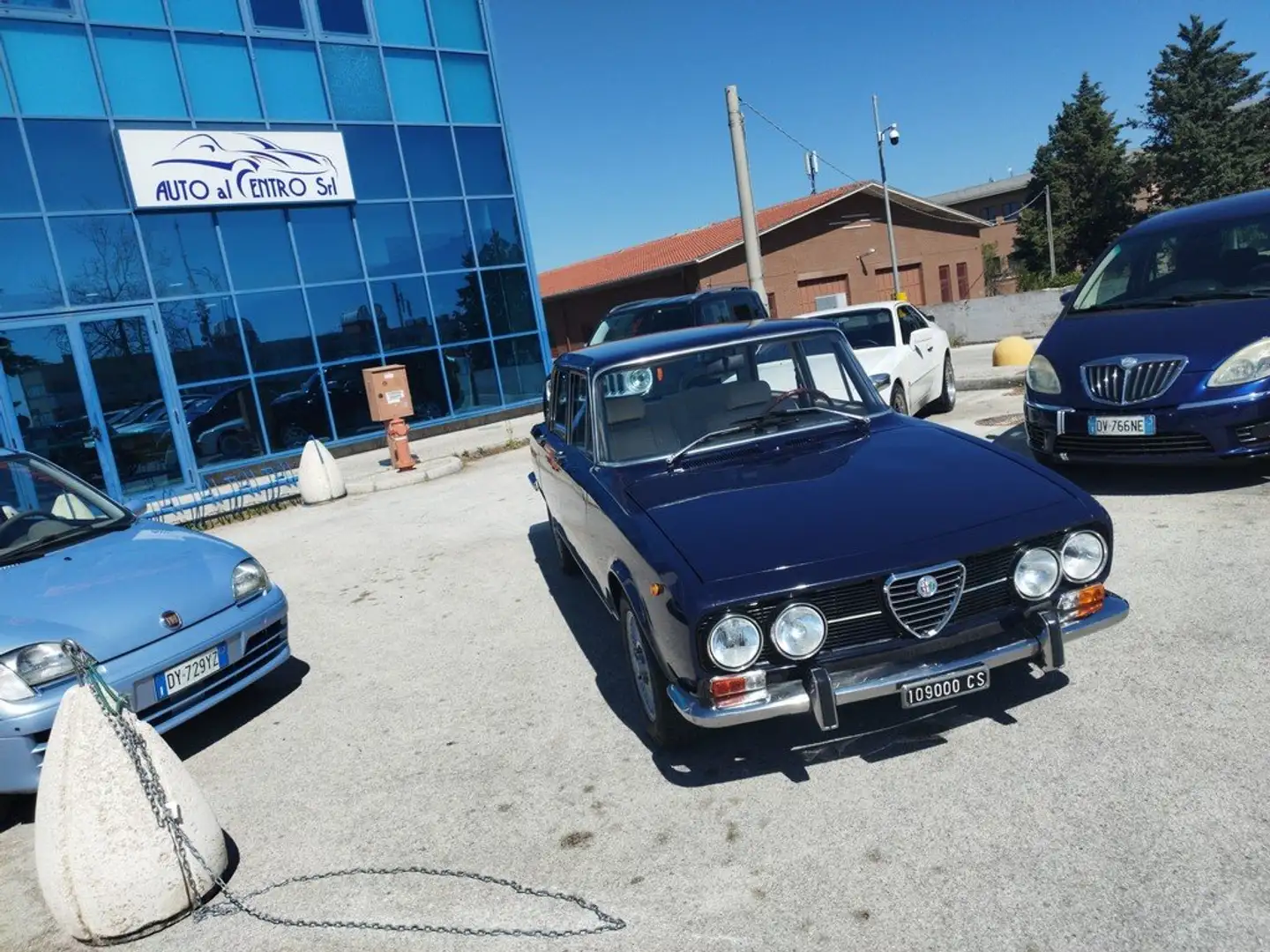 Alfa Romeo 2000 berlina Azul - 1