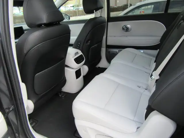 Hyundai IONIQ 9 Prestige Line 4WD Ansicht 8