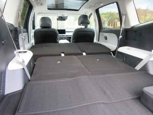 Hyundai IONIQ 9 Prestige Line 4WD Ansicht 30