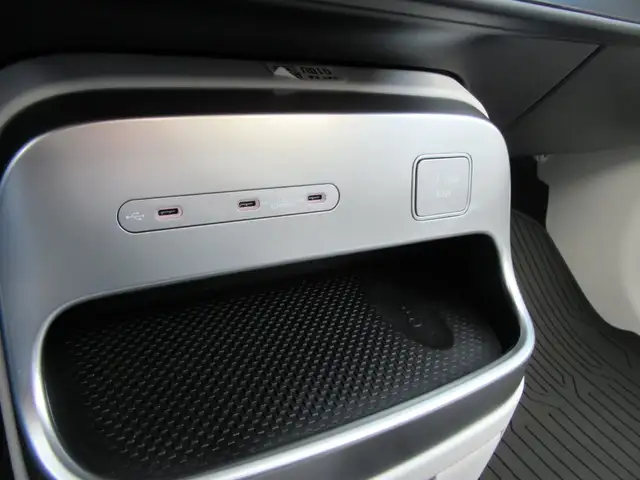 Hyundai IONIQ 9 Prestige Line 4WD Ansicht 17