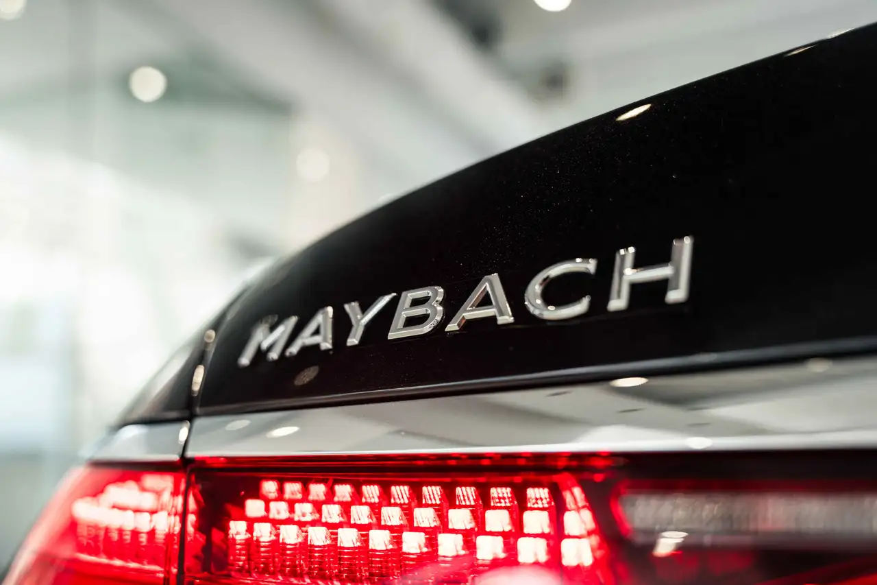 Mercedes-Benz S-Class снимка Mercedes-Benz S-Class