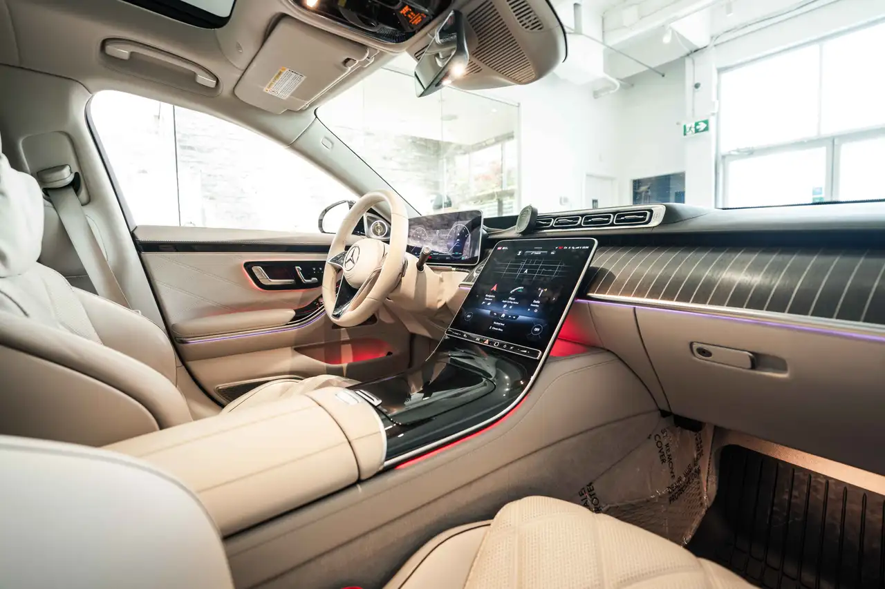 Mercedes-Benz S-Class снимка Mercedes-Benz S-Class
