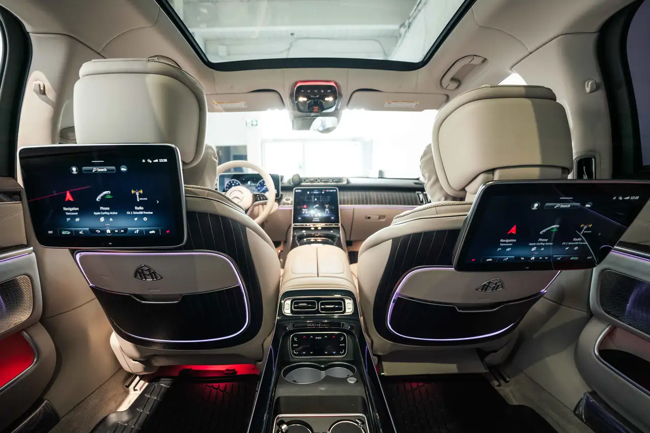Mercedes-Benz S-Class снимка Mercedes-Benz S-Class