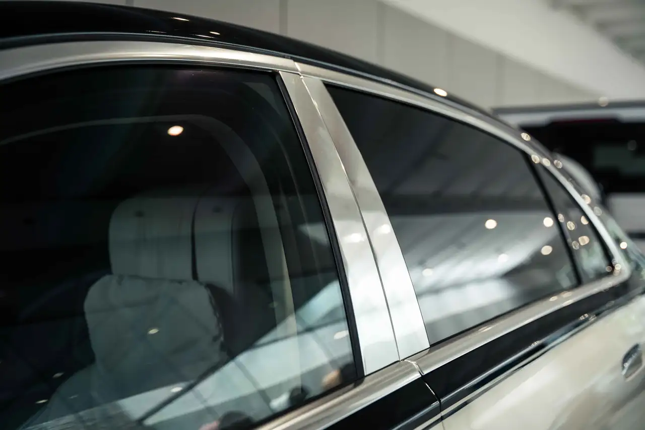 Mercedes-Benz S-Class снимка Mercedes-Benz S-Class