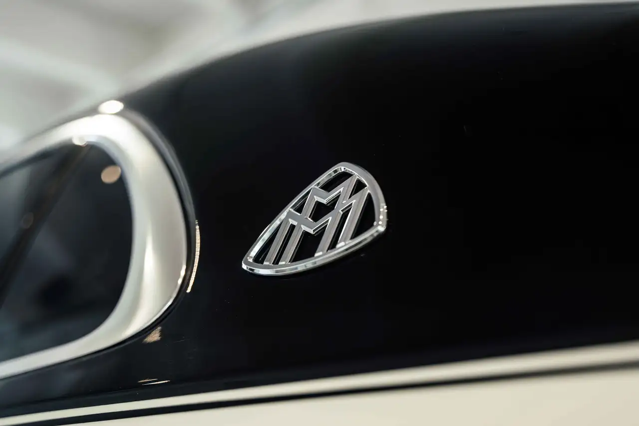 Mercedes-Benz S-Class снимка Mercedes-Benz S-Class